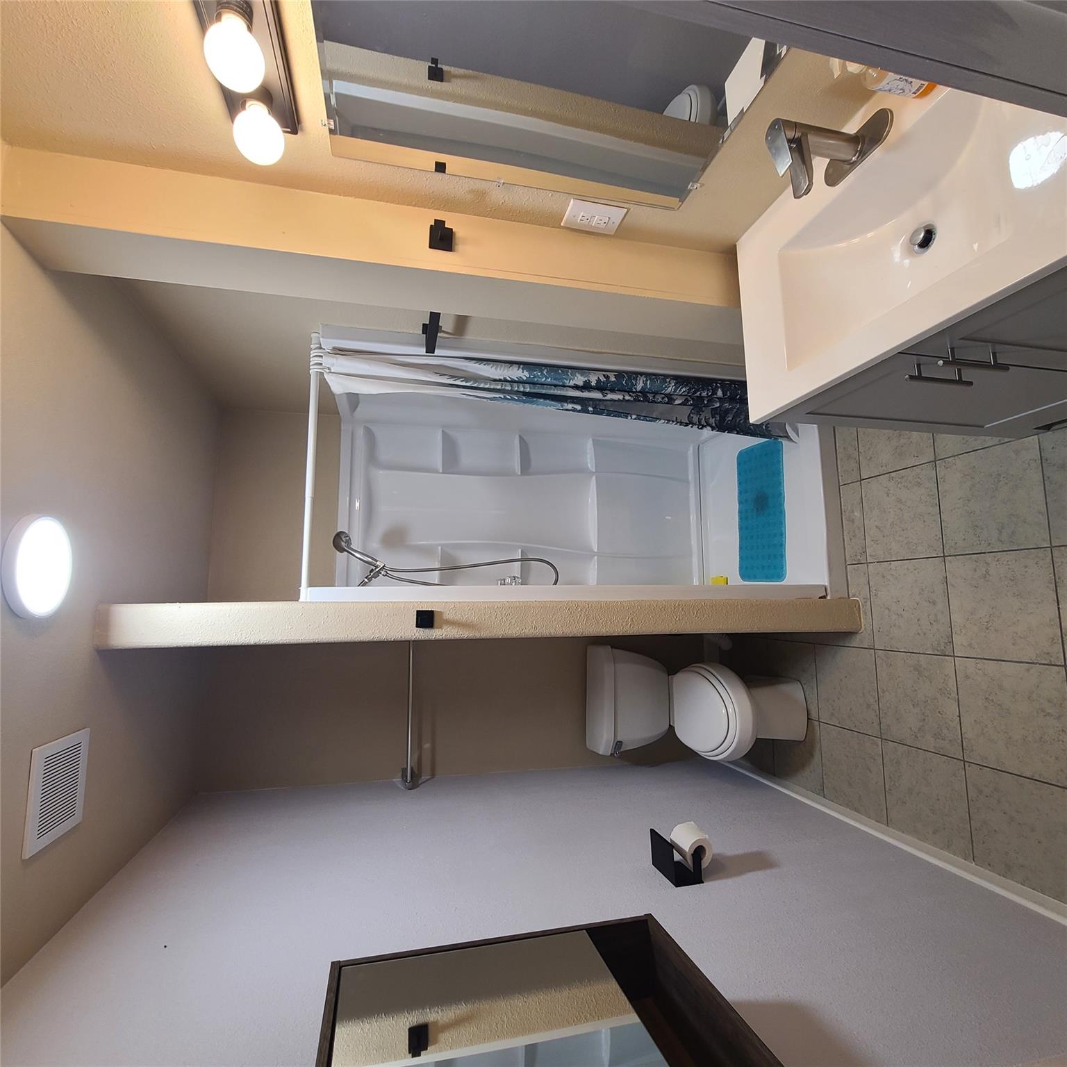 615 E Washington St, Giddings, TX 78942