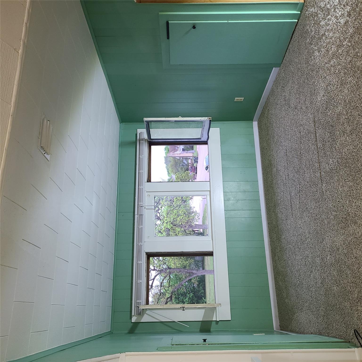 615 E Washington St, Giddings, TX 78942