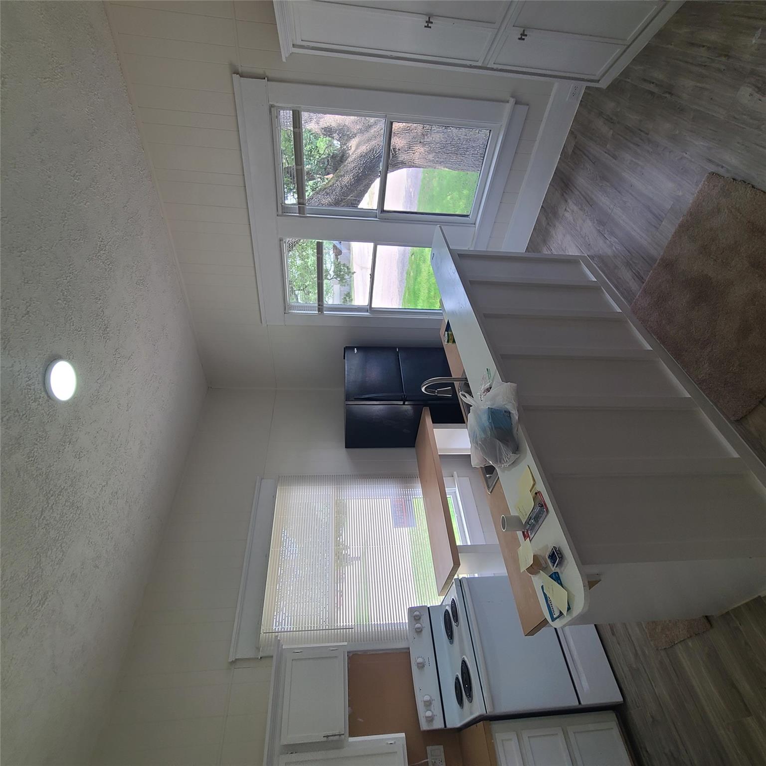 615 E Washington St, Giddings, TX 78942