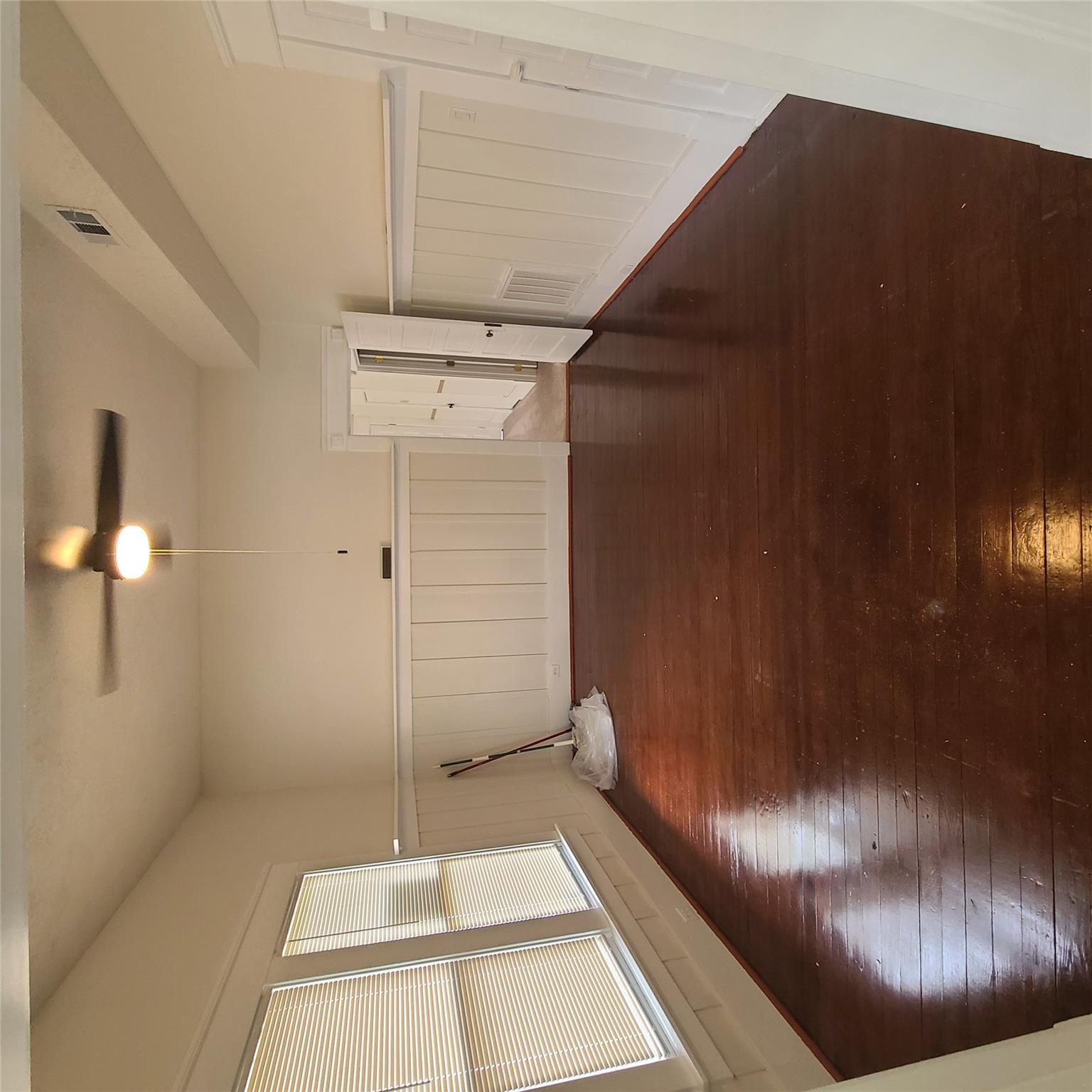 615 E Washington St, Giddings, TX 78942