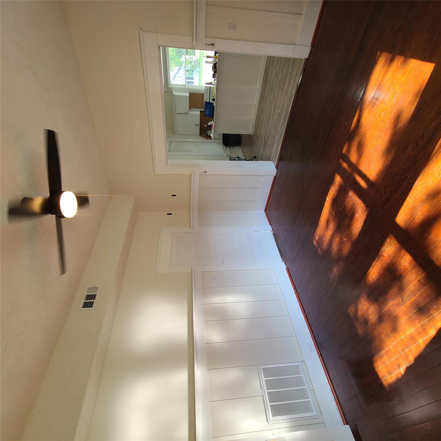 615 E Washington St, Giddings, TX 78942