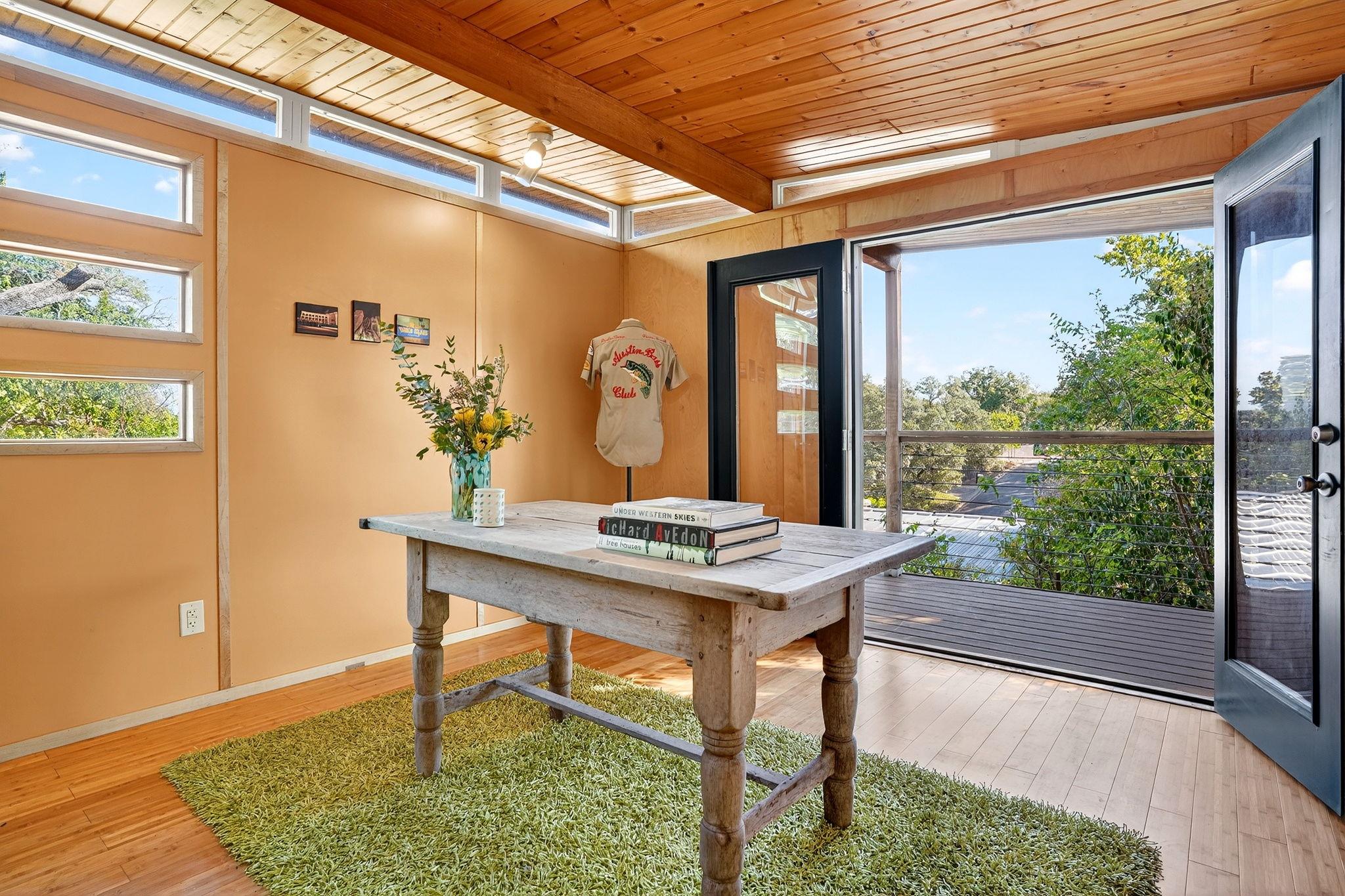 2112 Matterhorn Ln, Austin, TX 78704