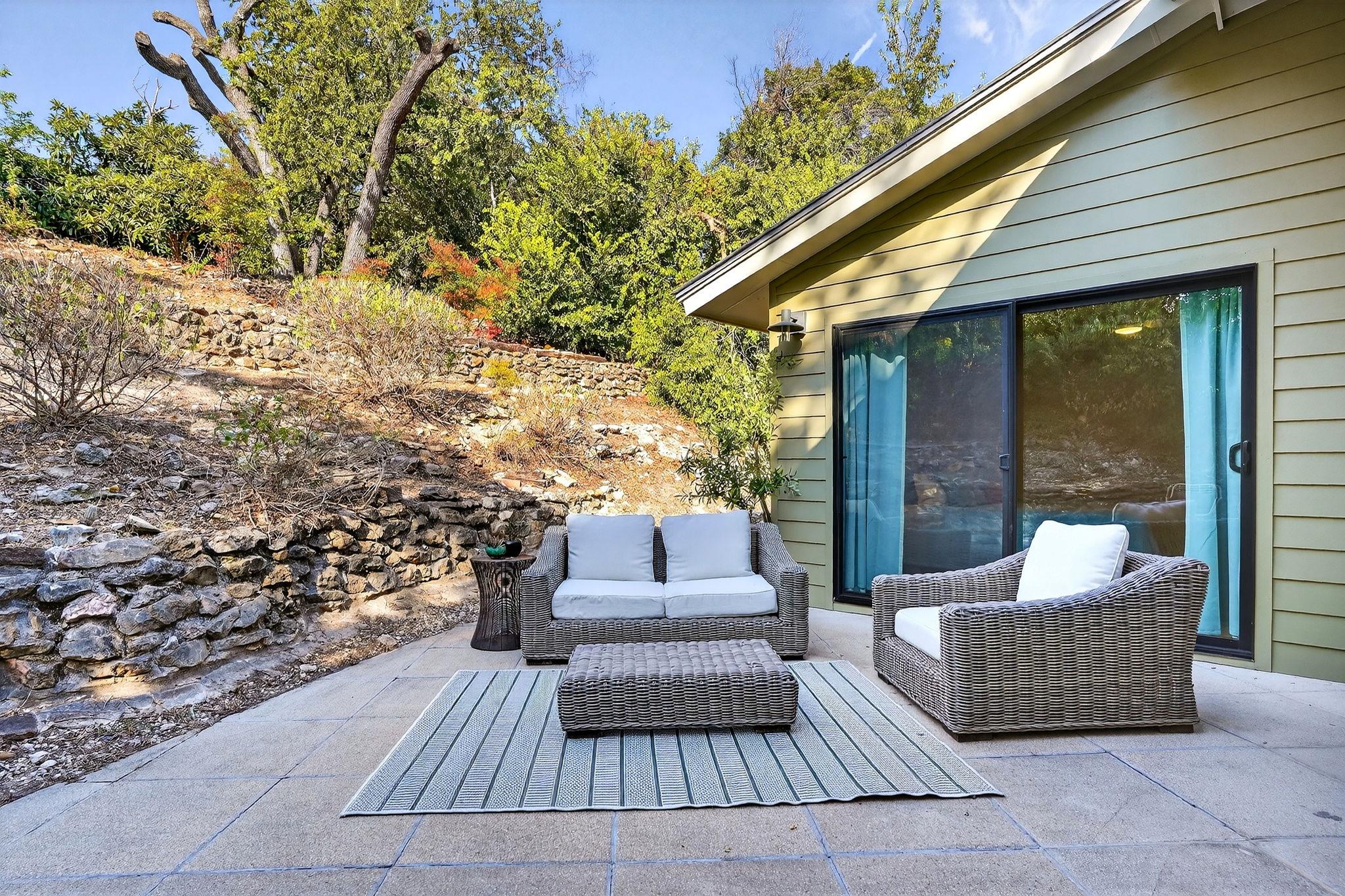 2112 Matterhorn Ln, Austin, TX 78704