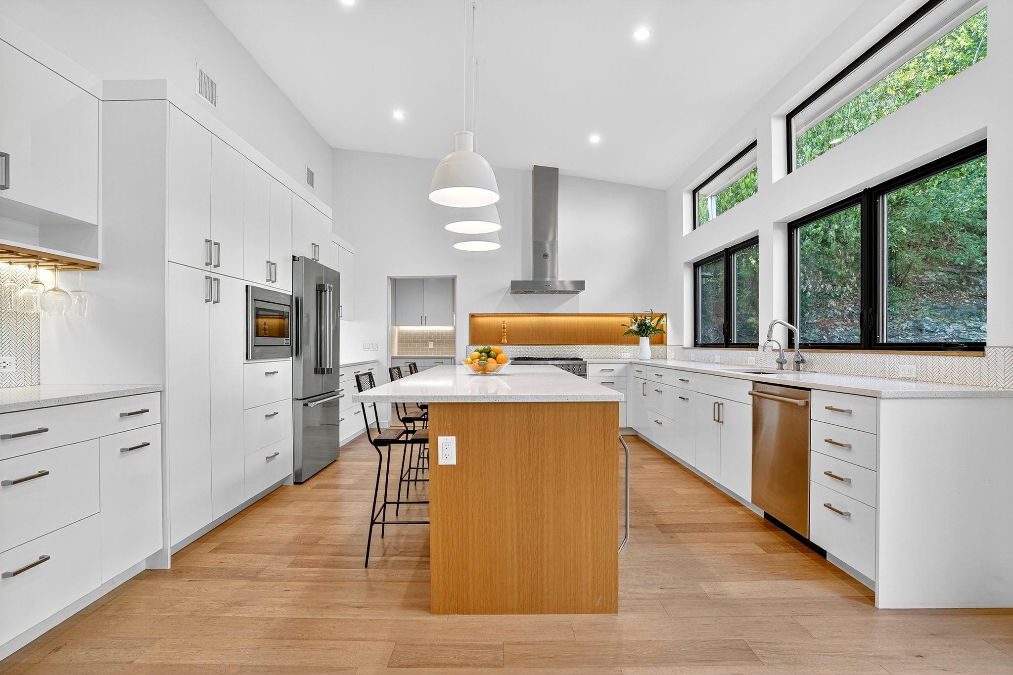 2112 Matterhorn Ln, Austin, TX 78704