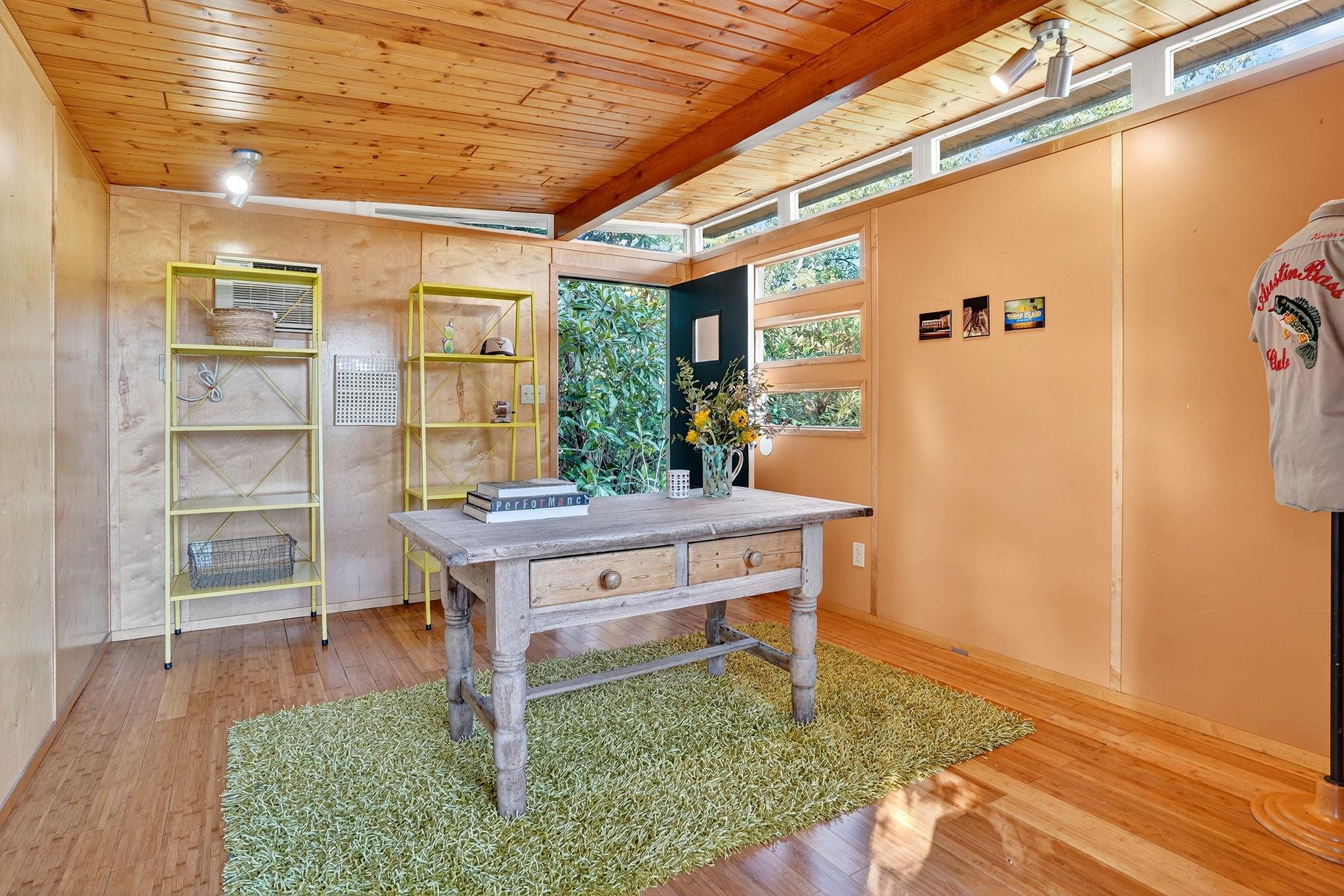 2112 Matterhorn Ln, Austin, TX 78704