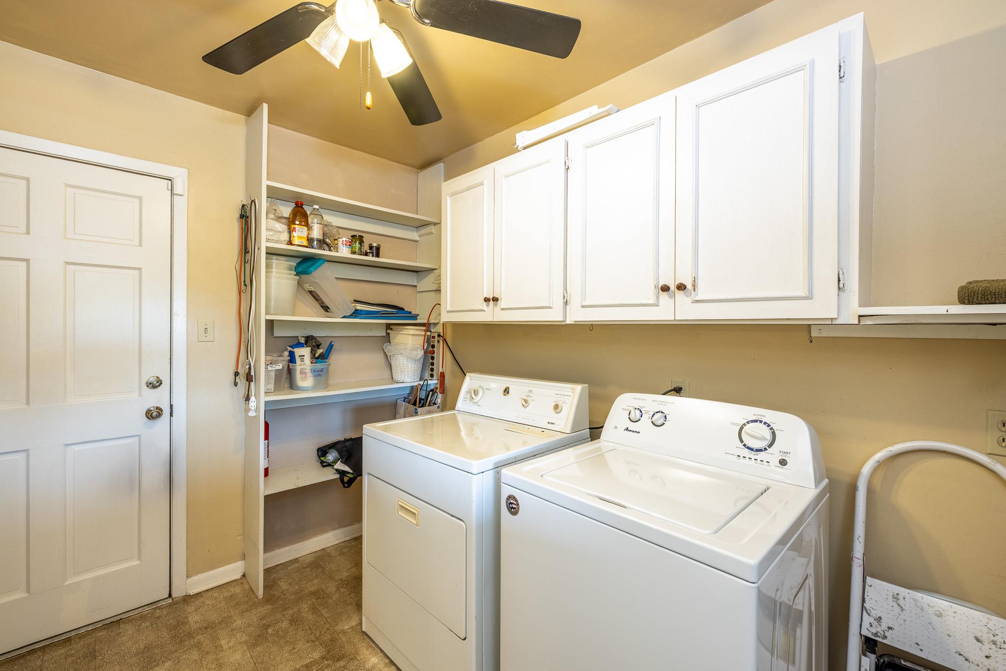 1833 Contour Dr, Gonzales, TX 78629