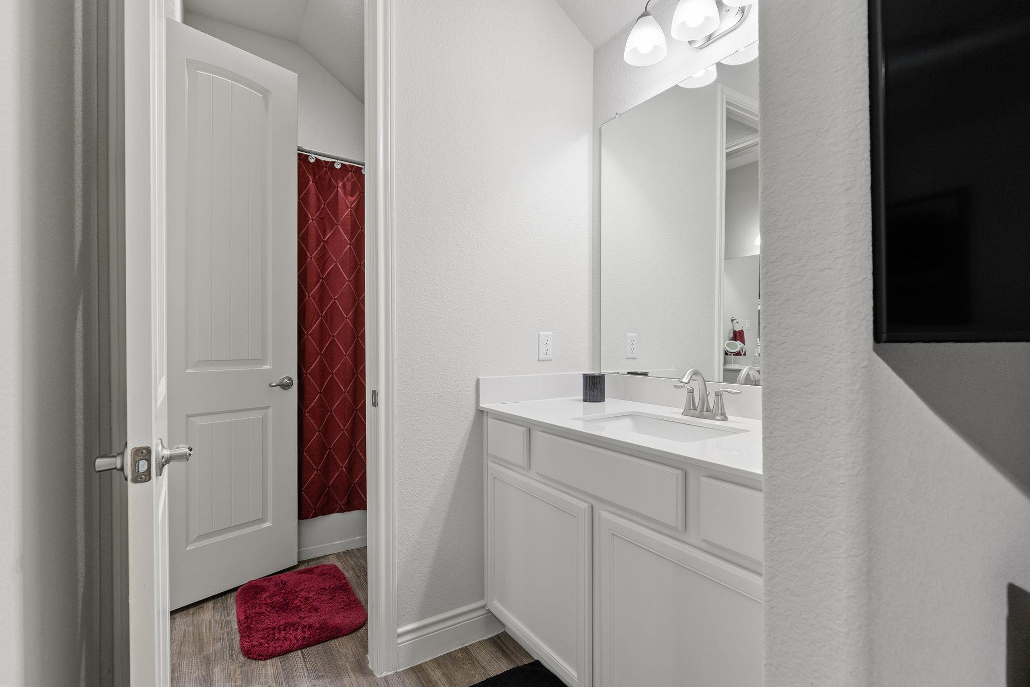 321 Lightcliff St, Hutto, TX 78634