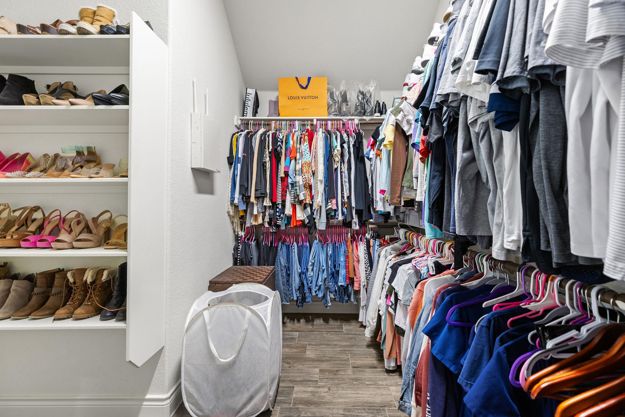 321 Lightcliff St, Hutto, TX 78634