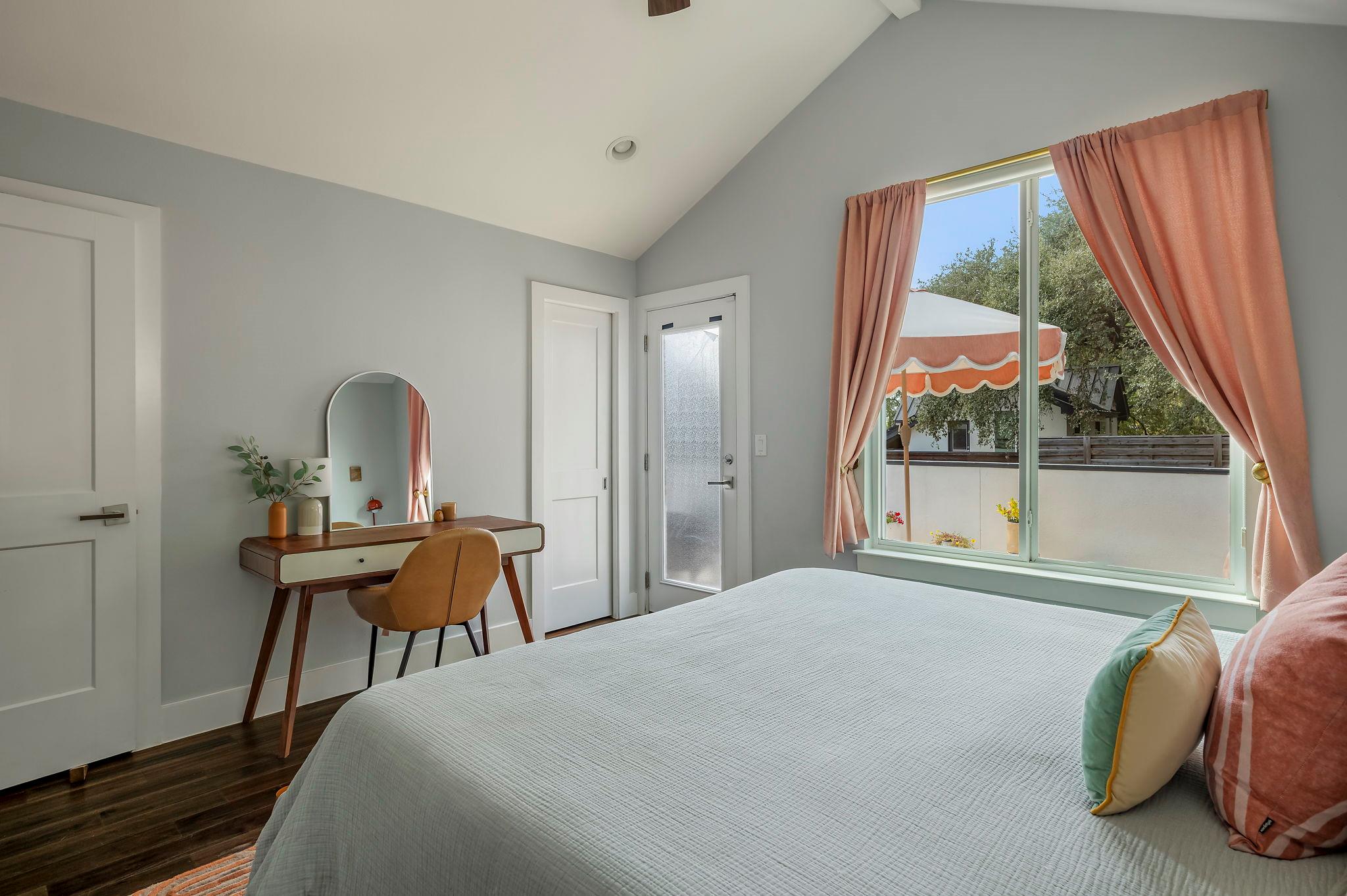 2812 Oak Springs Dr # 2, Austin, TX 78702