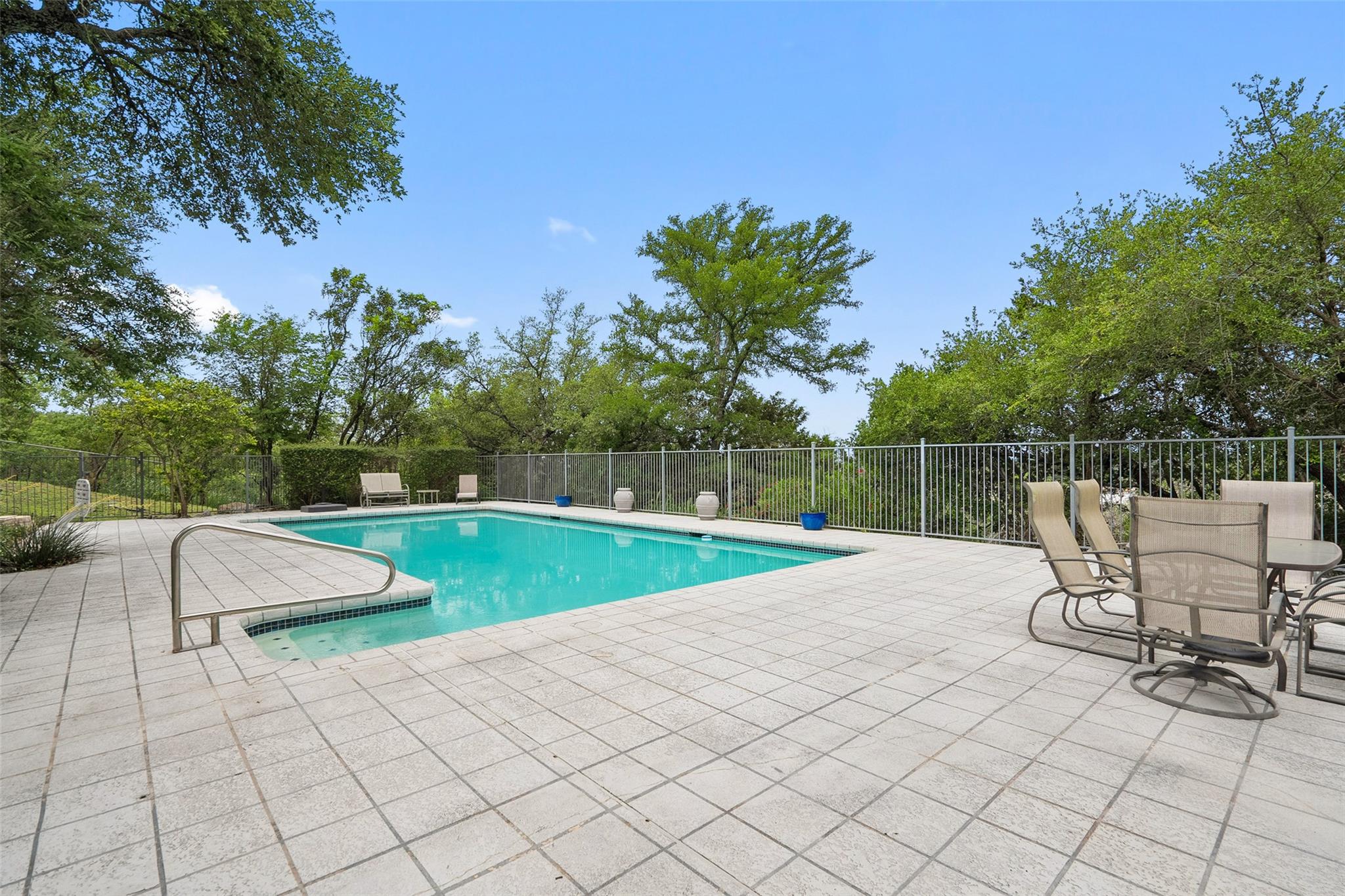 1011 Ridge Point Dr, Marble Falls, TX 78654