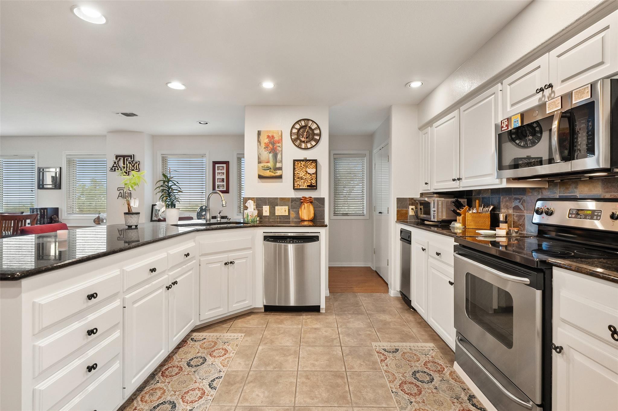 1011 Ridge Point Dr, Marble Falls, TX 78654