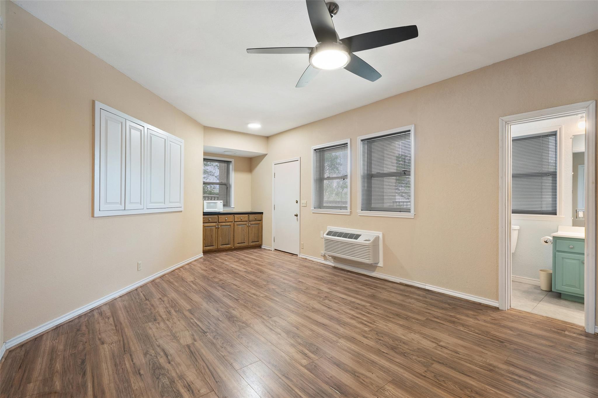 1011 Ridge Point Dr, Marble Falls, TX 78654