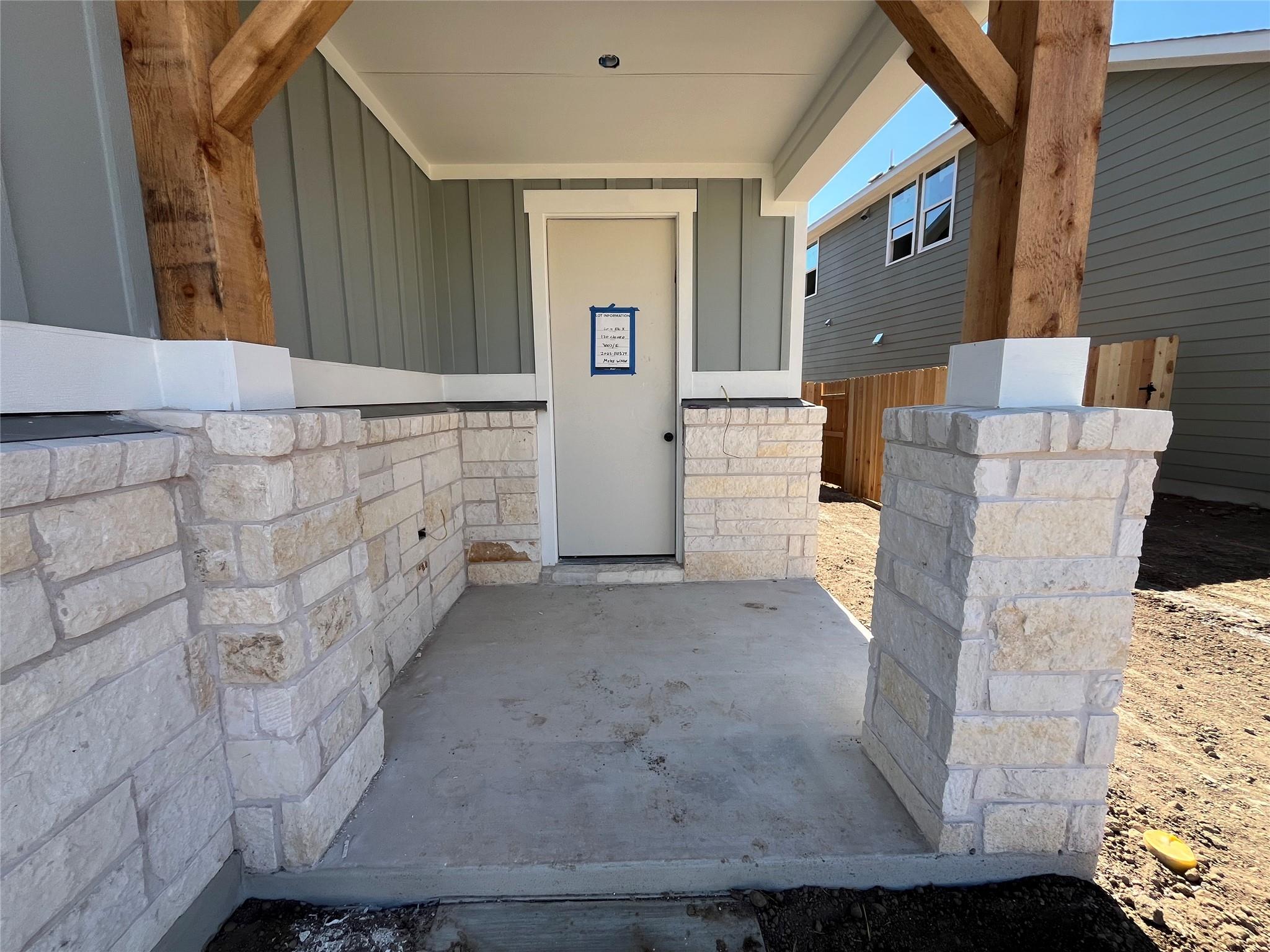 120 Clover Bnd, Liberty Hill, TX 78642