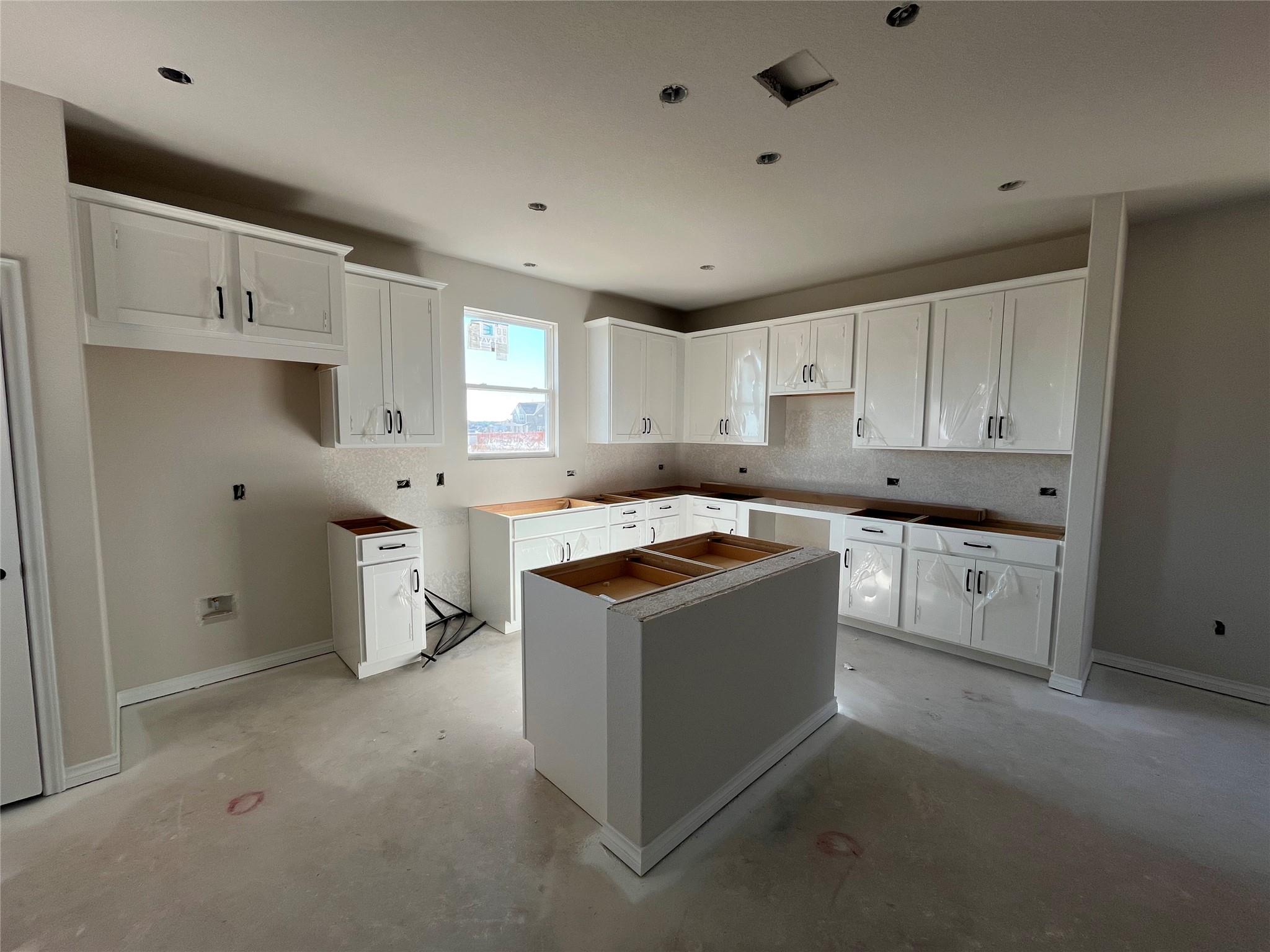 120 Clover Bnd, Liberty Hill, TX 78642