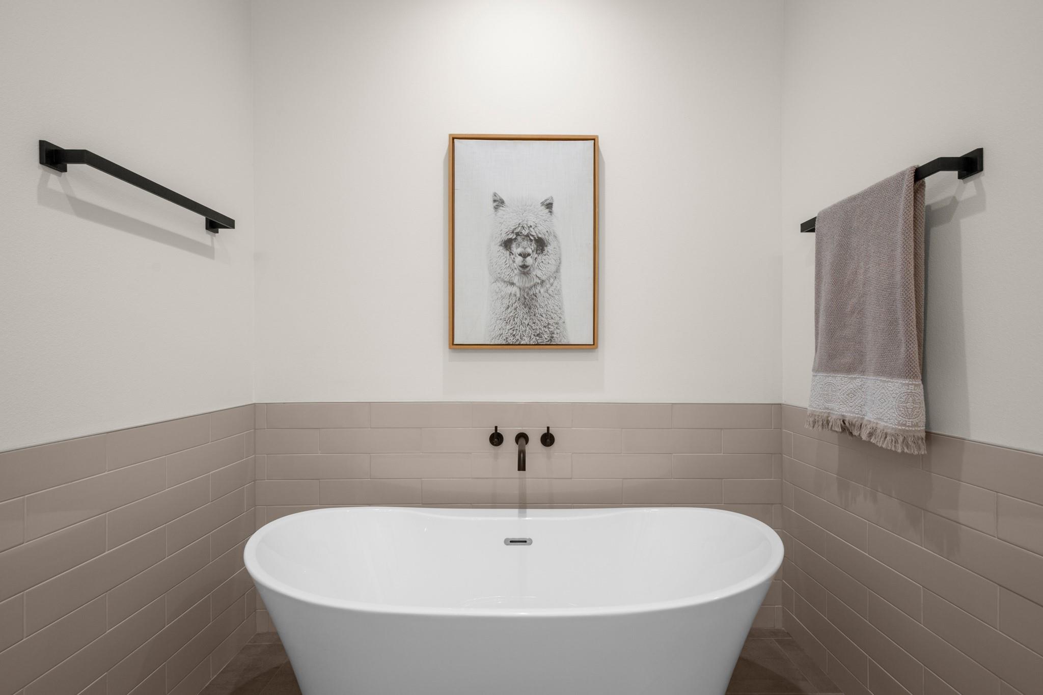 18208 Gregg Bluff Rd, Jonestown, TX 78645