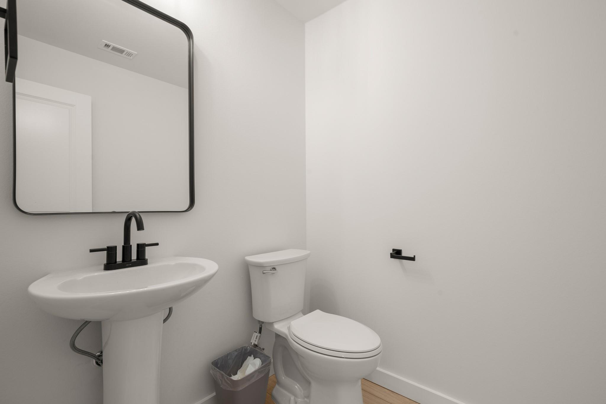 18208 Gregg Bluff Rd, Jonestown, TX 78645