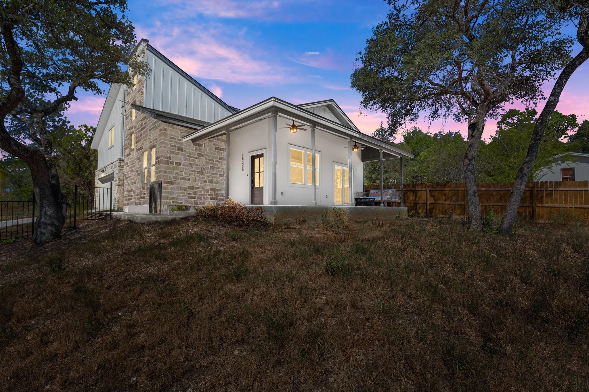18208 Gregg Bluff Rd, Jonestown, TX 78645