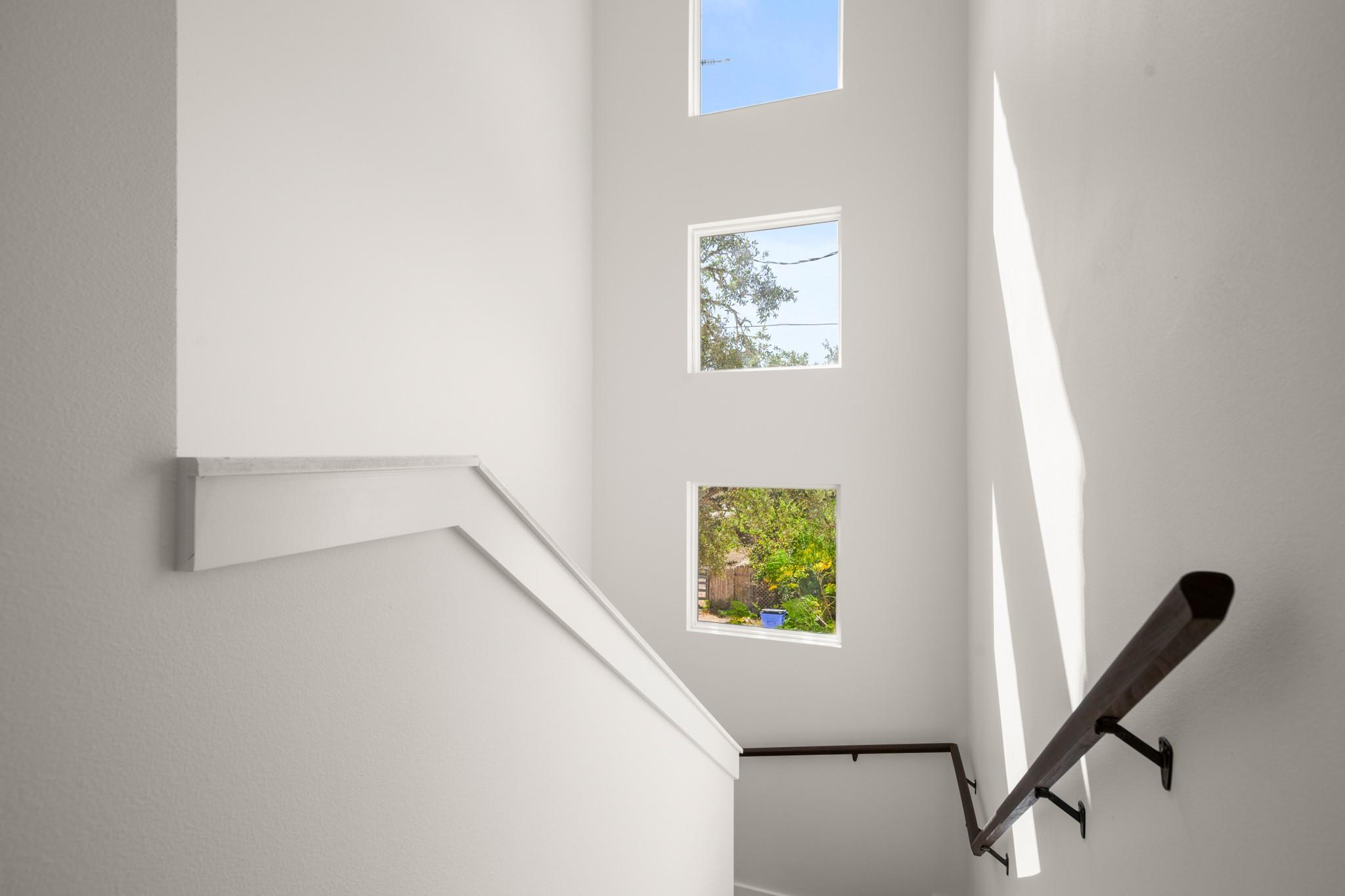 18208 Gregg Bluff Rd, Jonestown, TX 78645