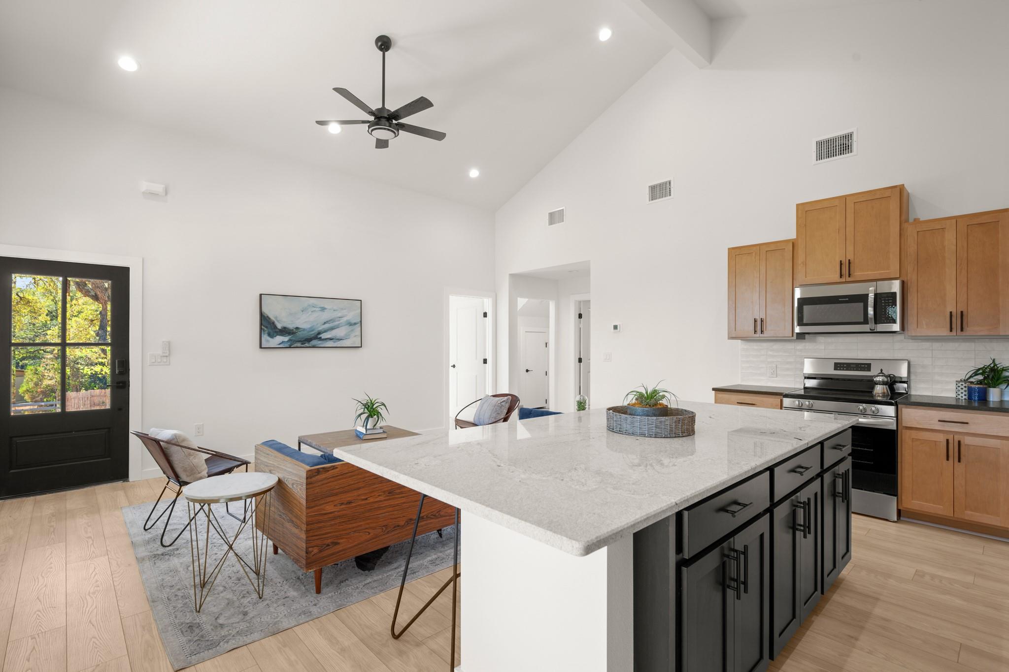 18208 Gregg Bluff Rd, Jonestown, TX 78645