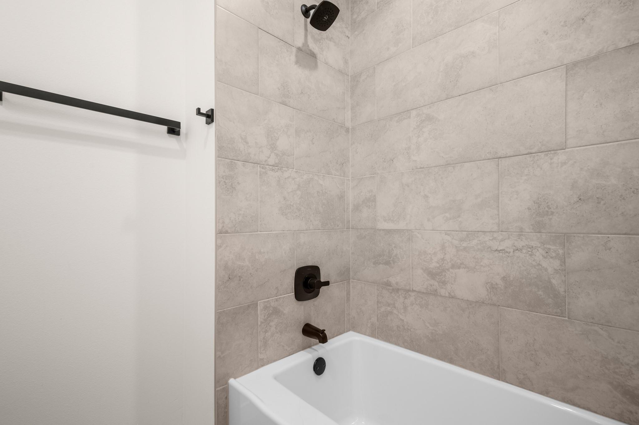 18208 Gregg Bluff Rd, Jonestown, TX 78645