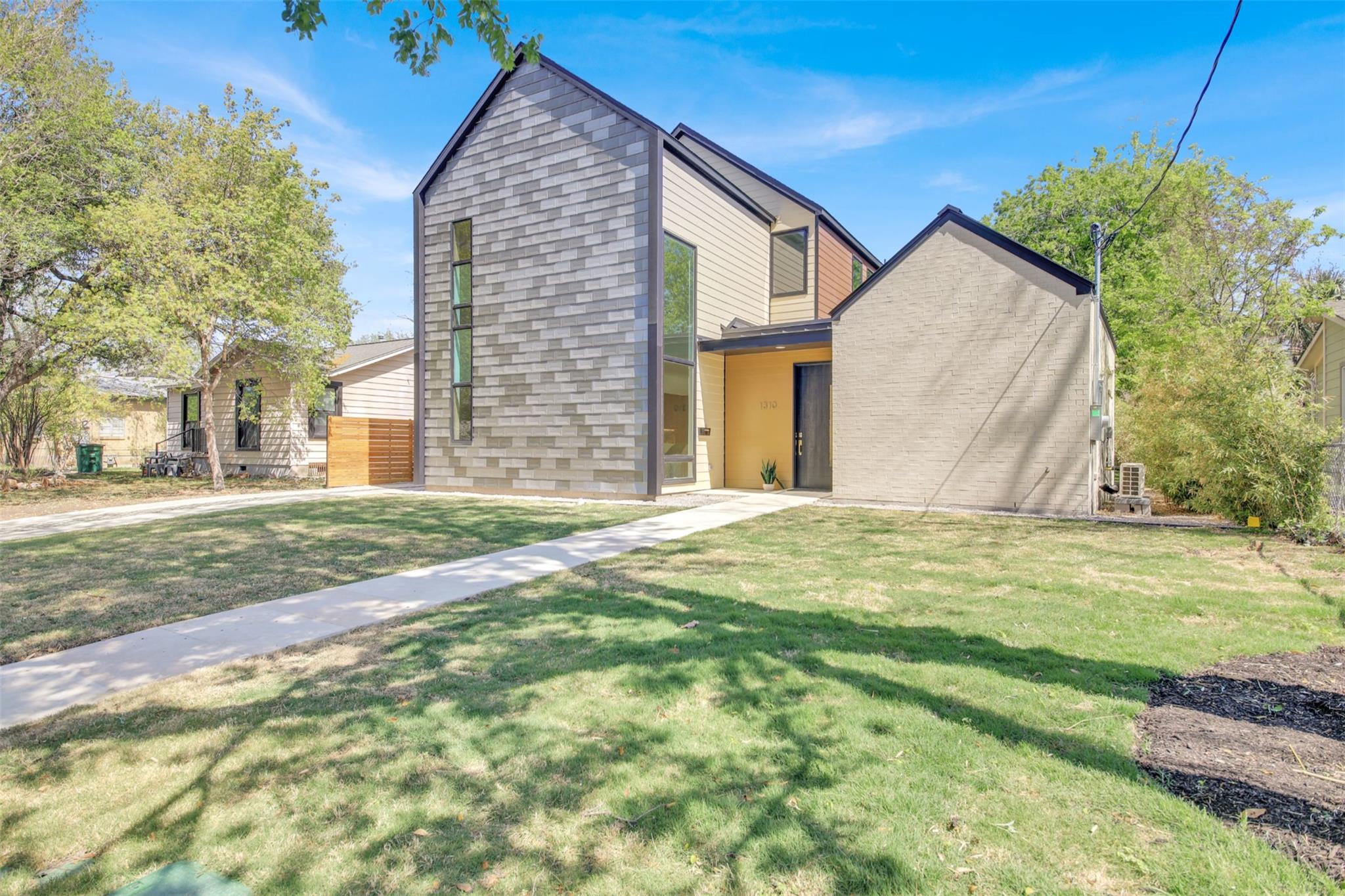 1310 Cullen Ave, Austin, TX 78757