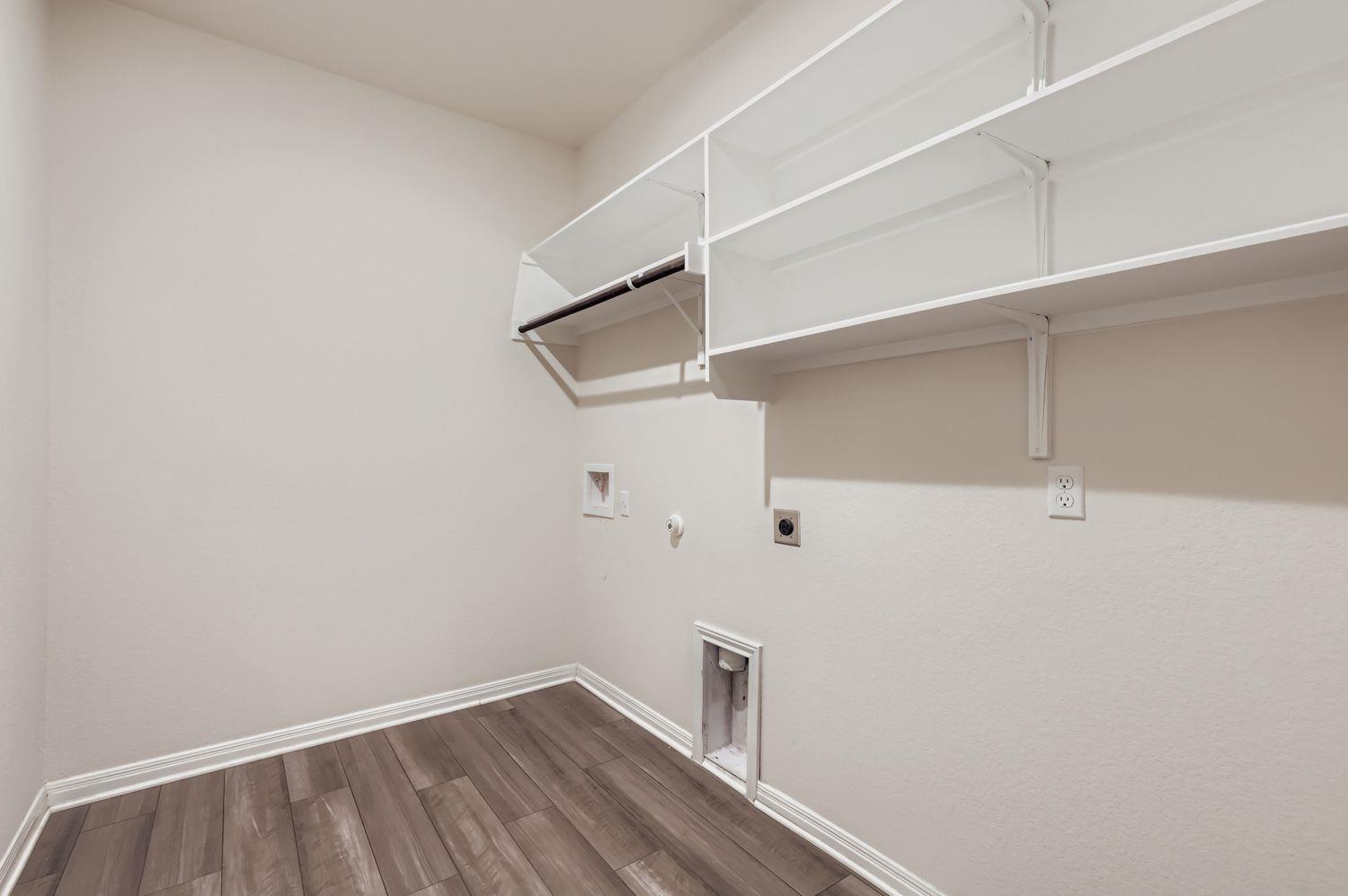 601 S Loriner Way, Liberty Hill, TX 78642