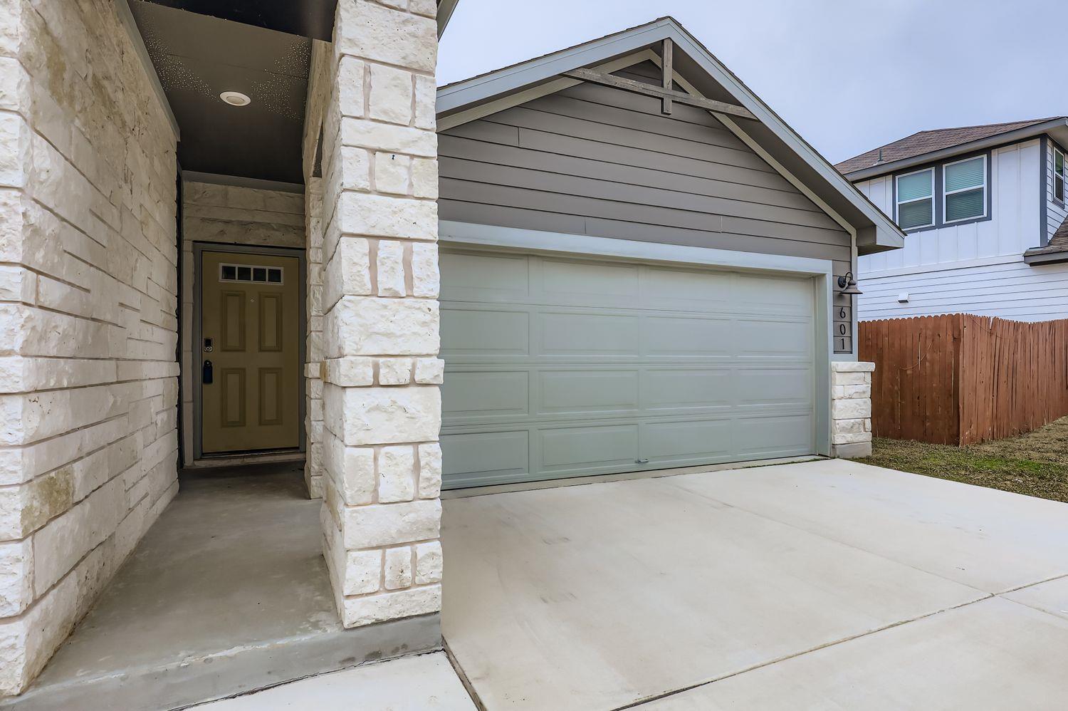 601 S Loriner Way, Liberty Hill, TX 78642