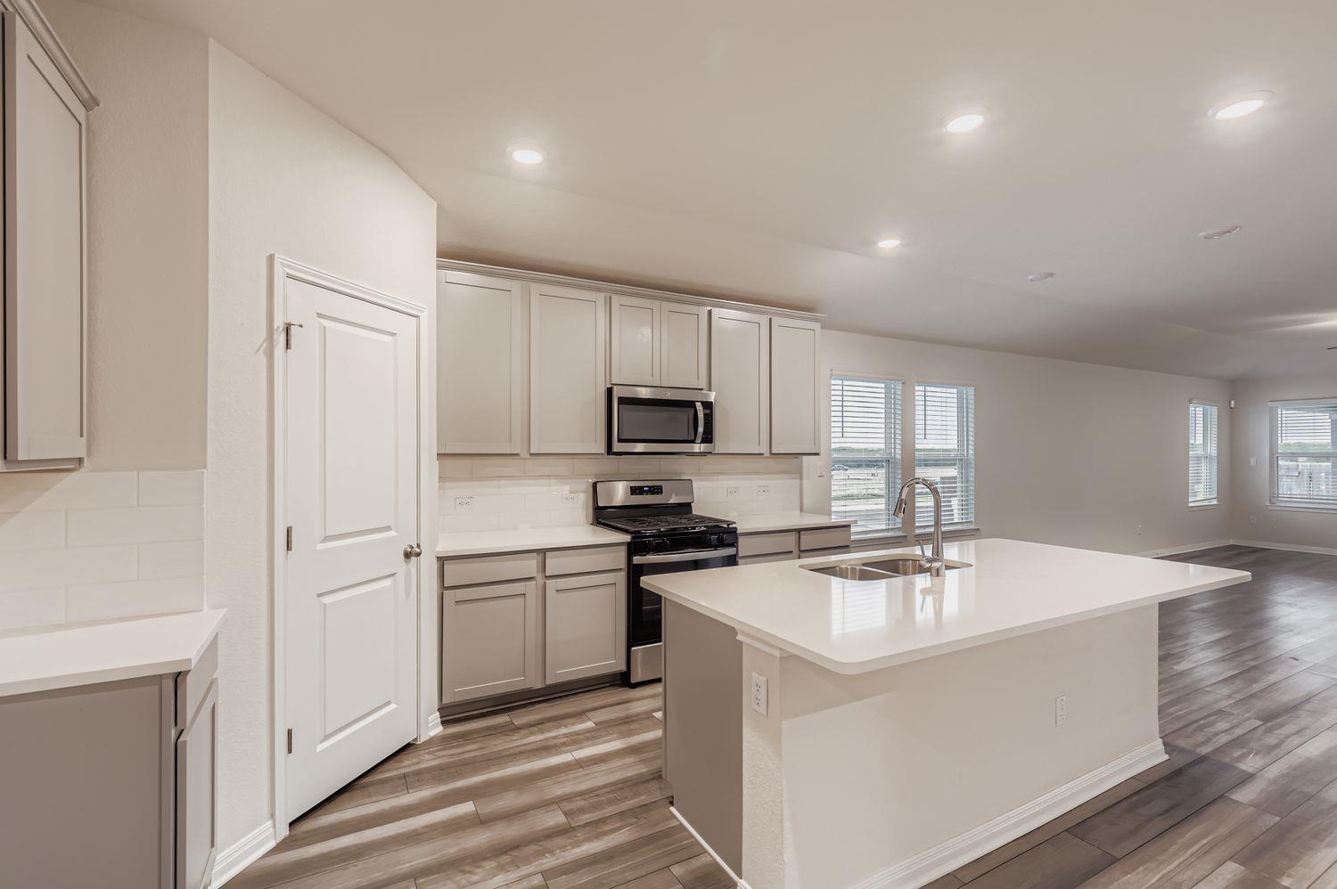 601 S Loriner Way, Liberty Hill, TX 78642