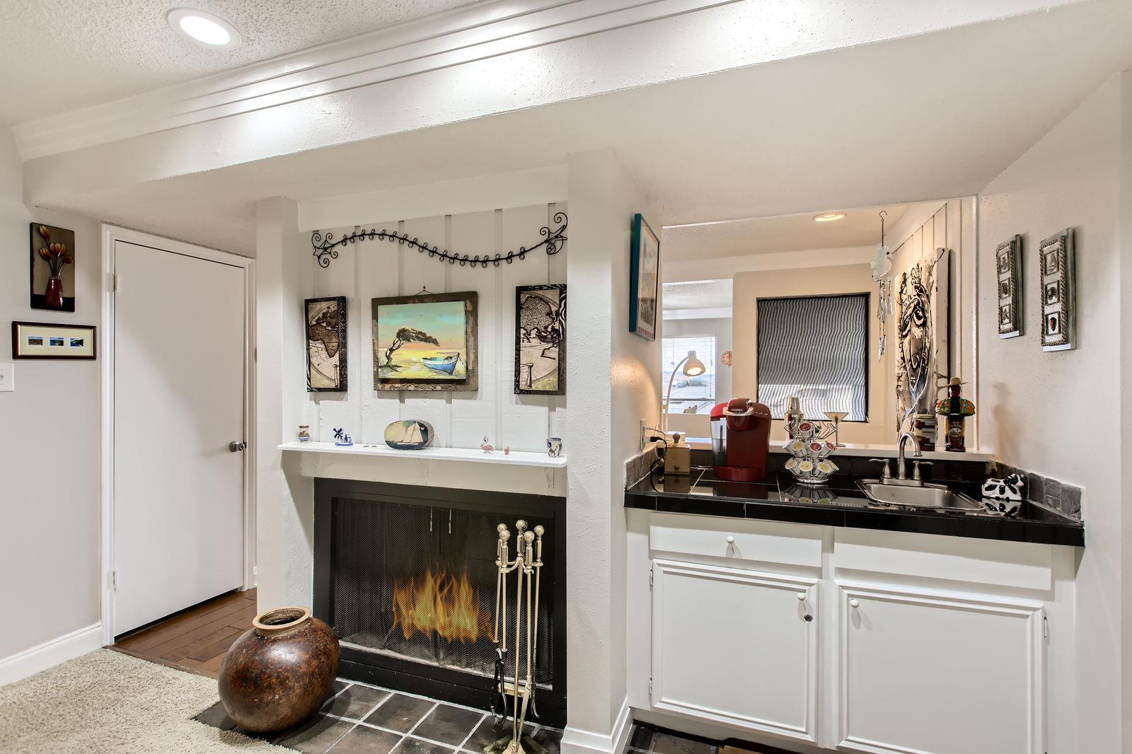 204 World Of Tennis Sq, Lakeway, TX 78738