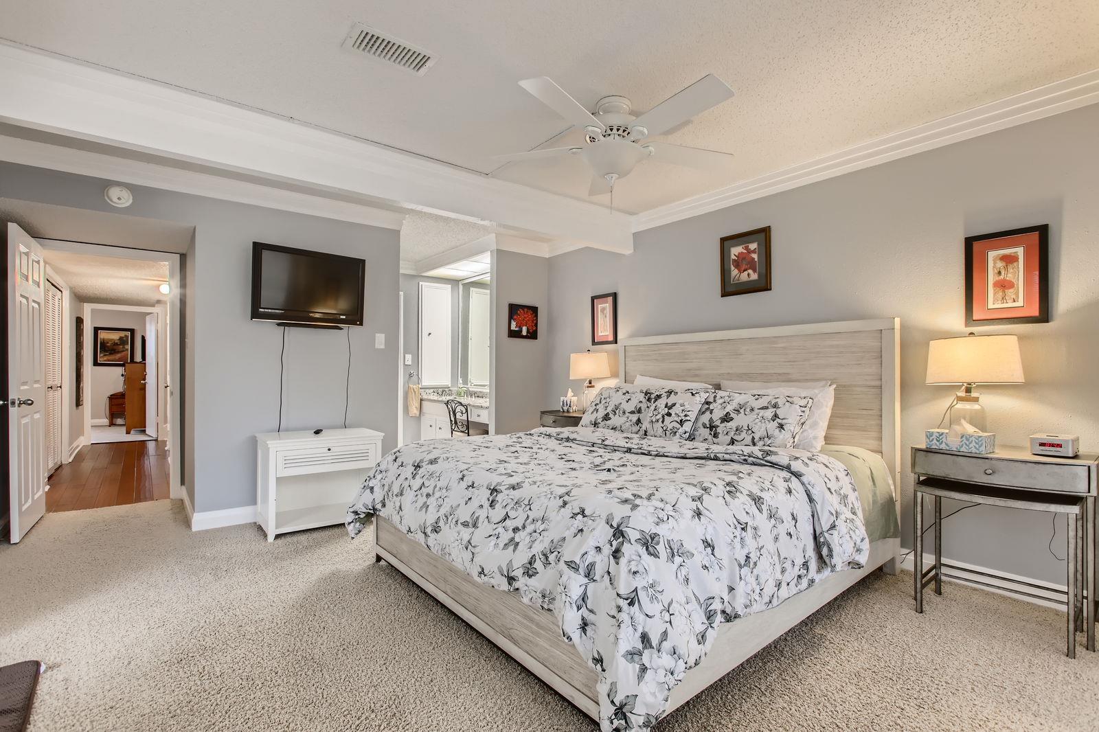 204 World Of Tennis Sq, Lakeway, TX 78738