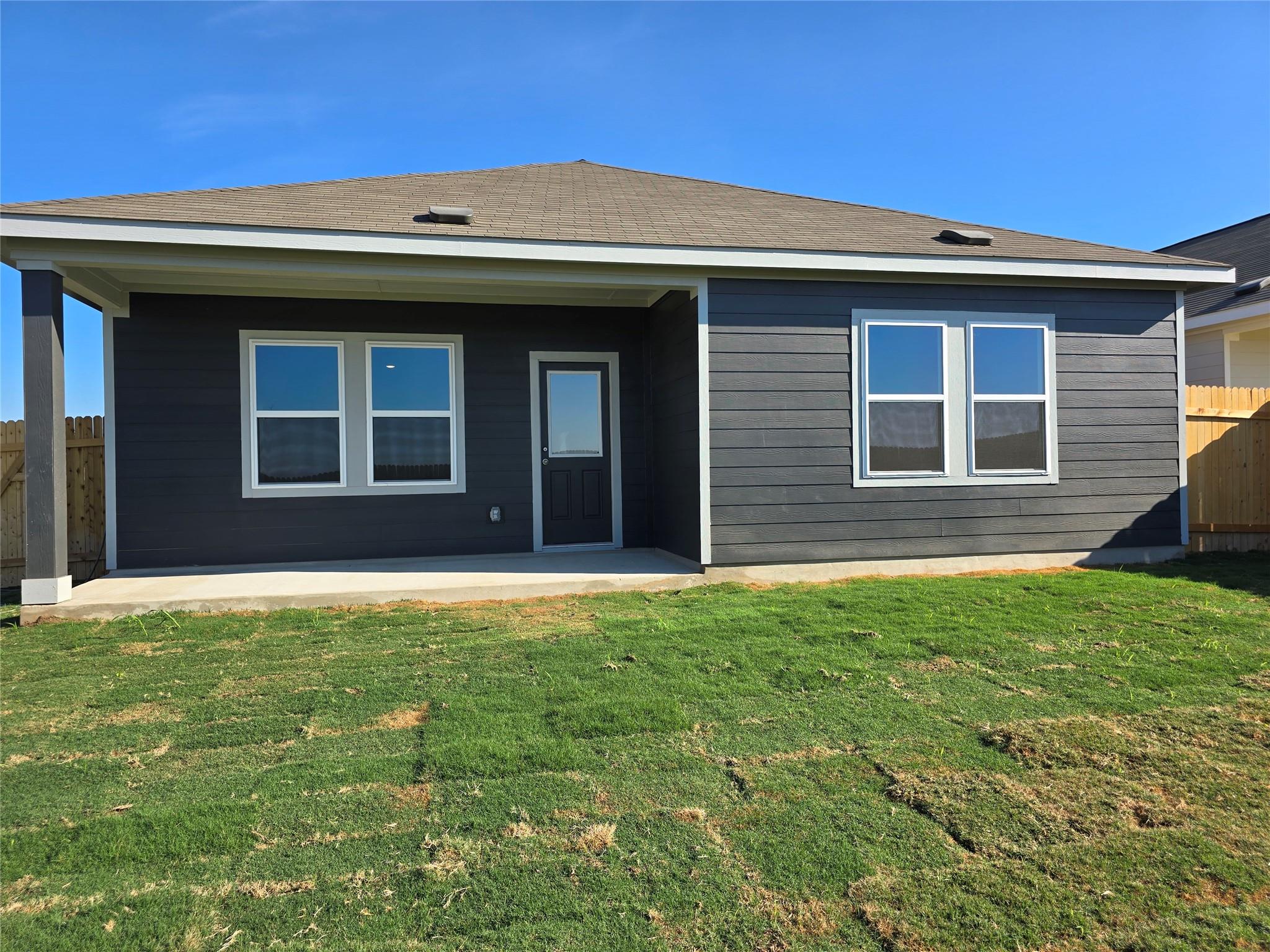 109 Rother Pl, Taylor, TX 76574