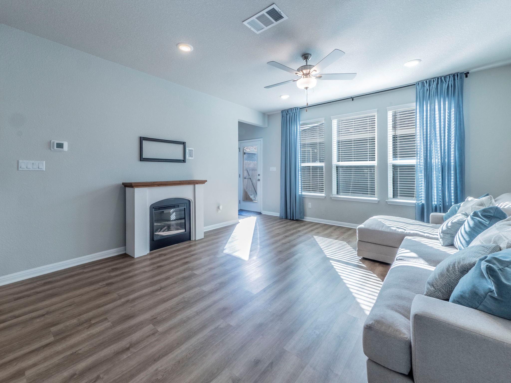 1636 Bella Dr, Leander, TX 78641