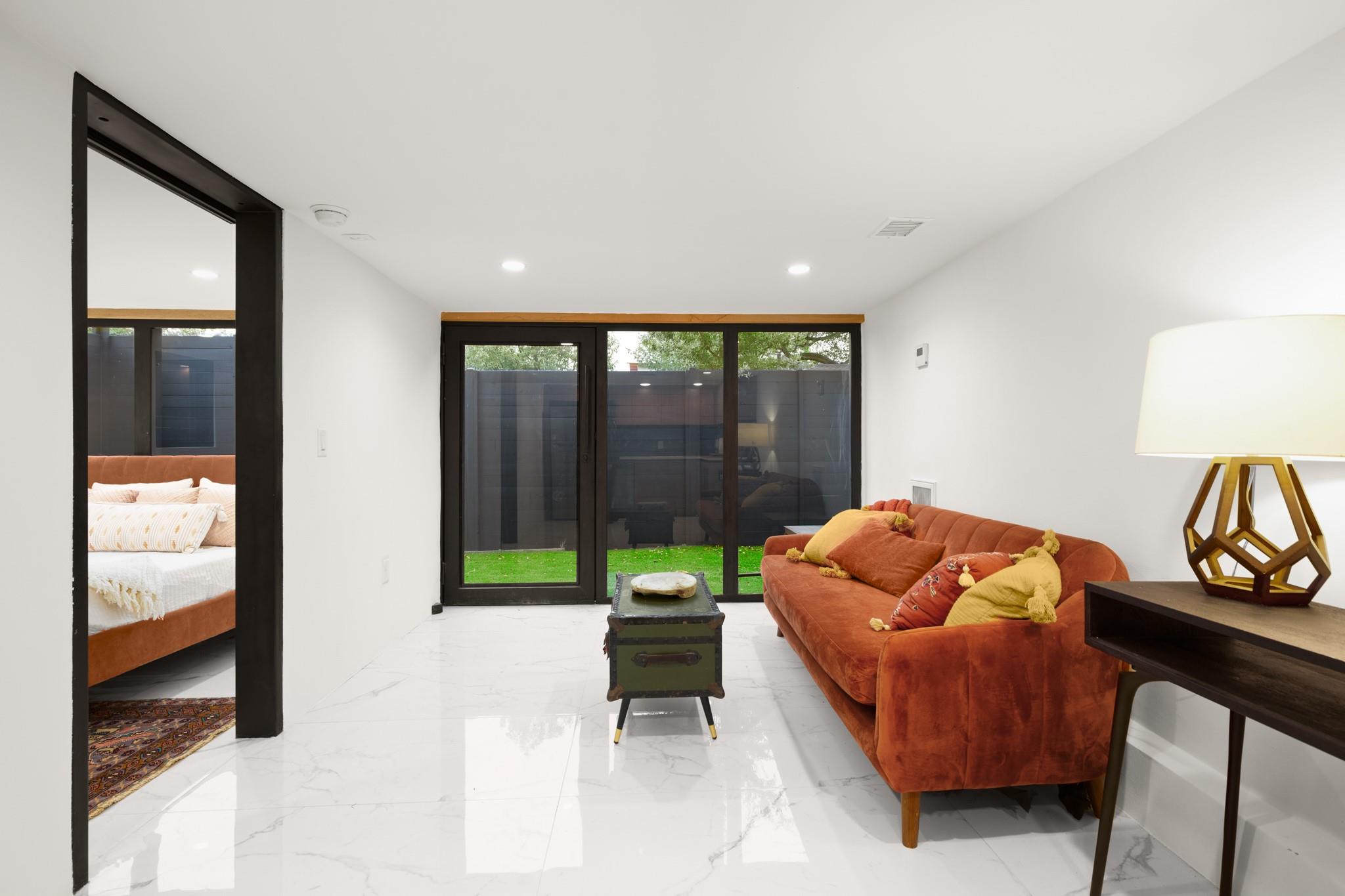 2416 E 10th St, Austin, TX 78702