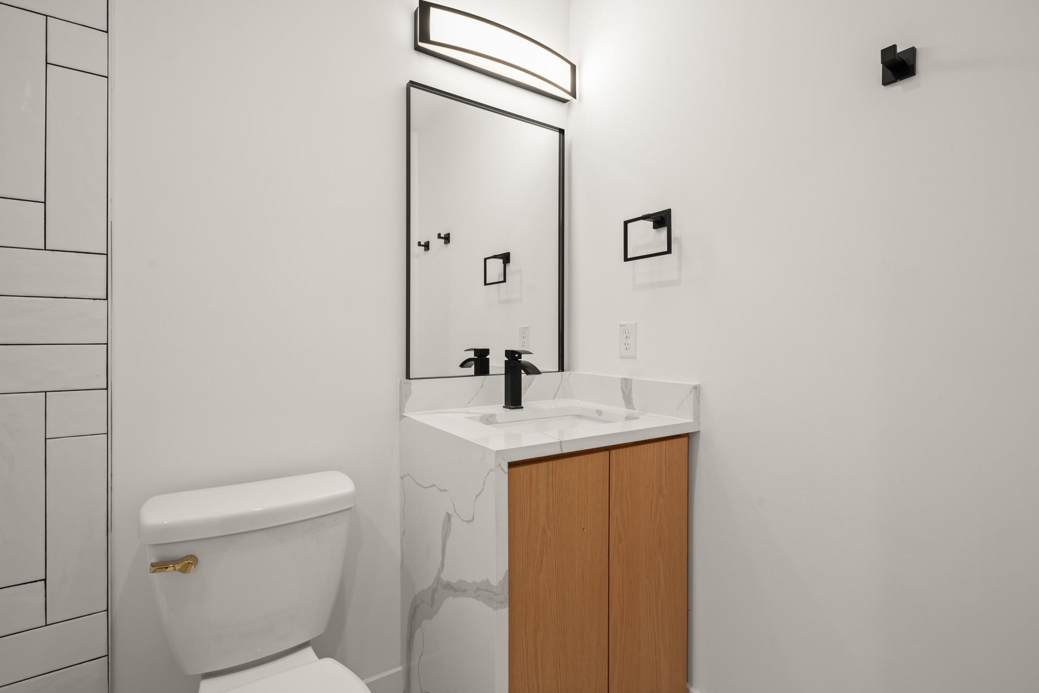 2416 E 10th St, Austin, TX 78702