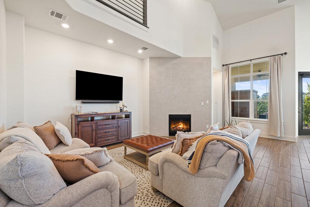 427 Cartwheel Bnd # 92, Austin, TX 78738