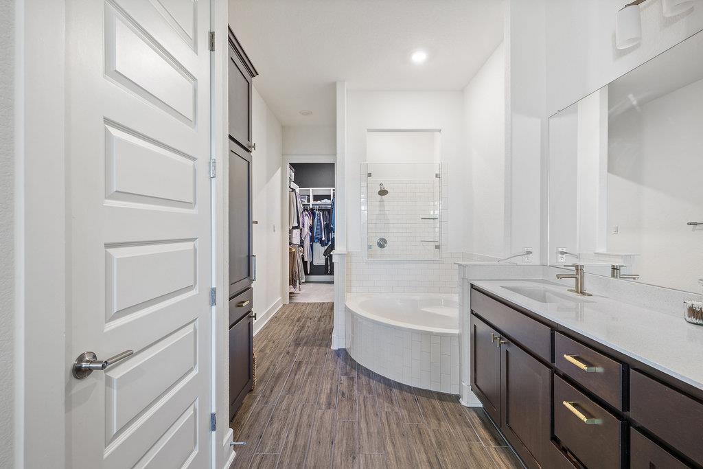 427 Cartwheel Bnd # 92, Austin, TX 78738