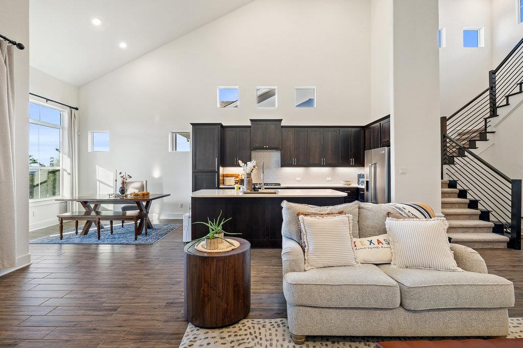 427 Cartwheel Bnd # 92, Austin, TX 78738