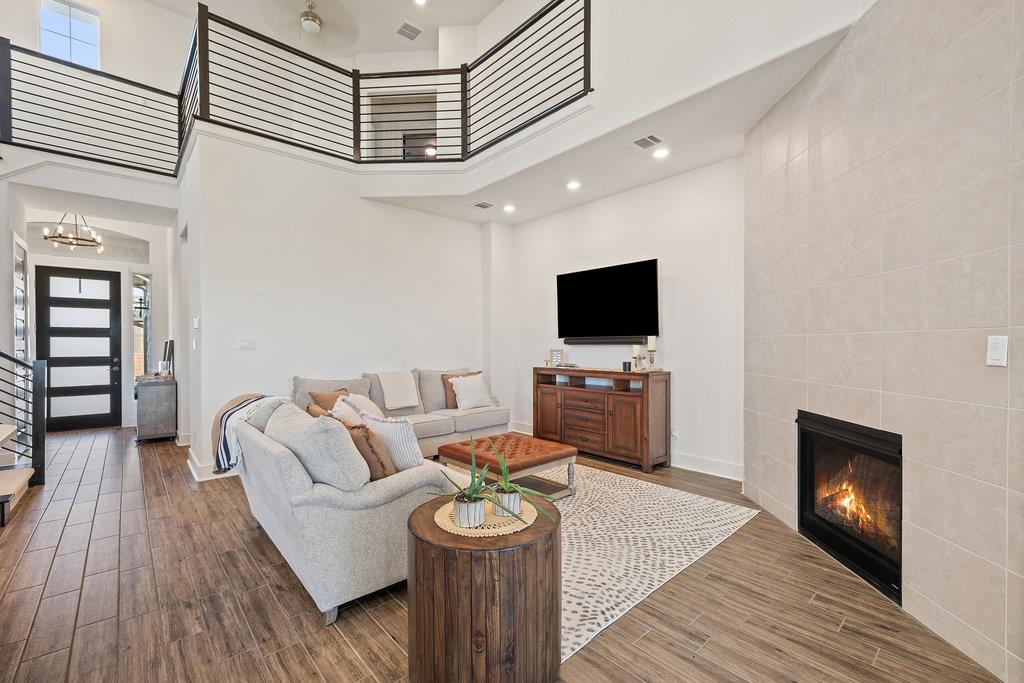 427 Cartwheel Bnd # 92, Austin, TX 78738