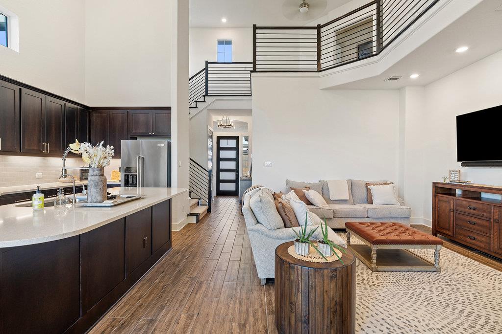 427 Cartwheel Bnd # 92, Austin, TX 78738