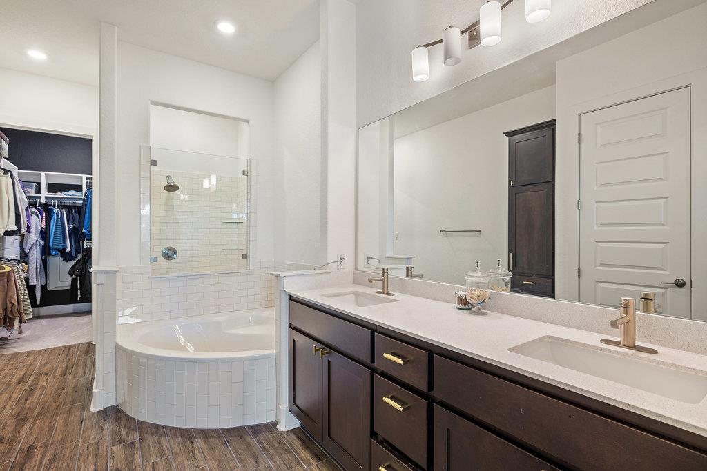 427 Cartwheel Bnd # 92, Austin, TX 78738