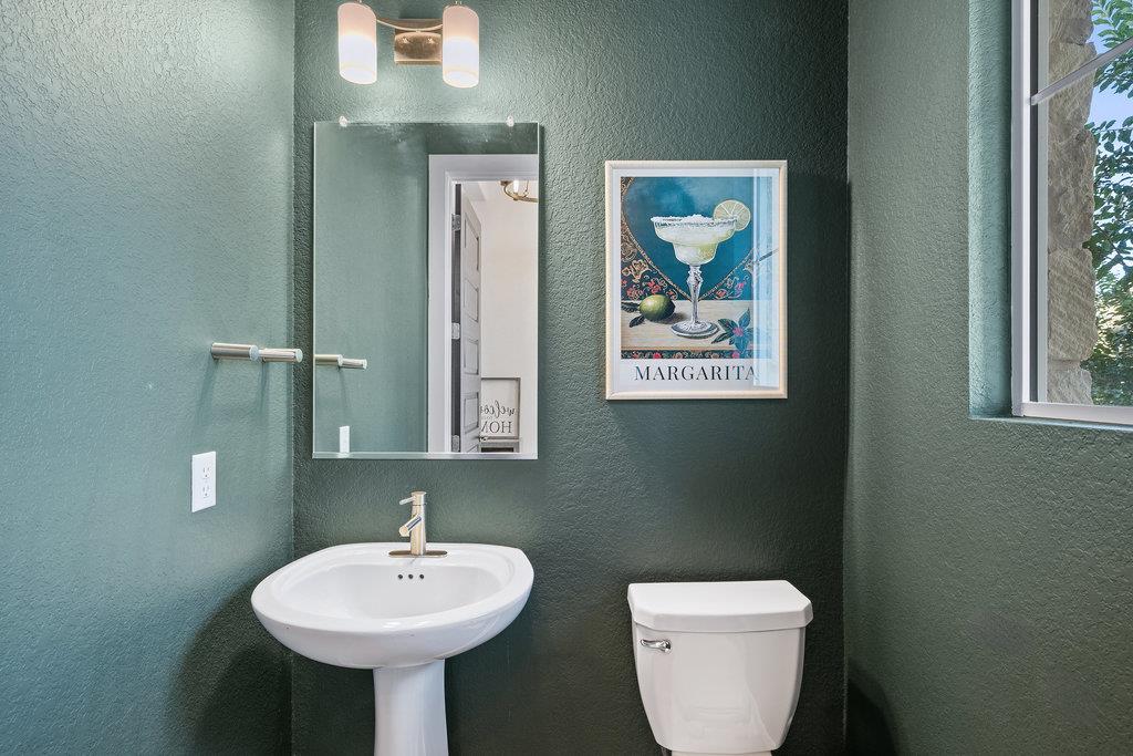 427 Cartwheel Bnd # 92, Austin, TX 78738