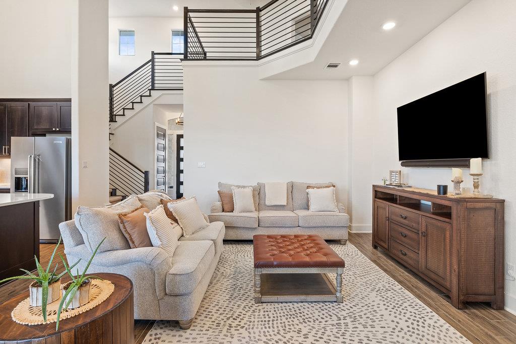 427 Cartwheel Bnd # 92, Austin, TX 78738