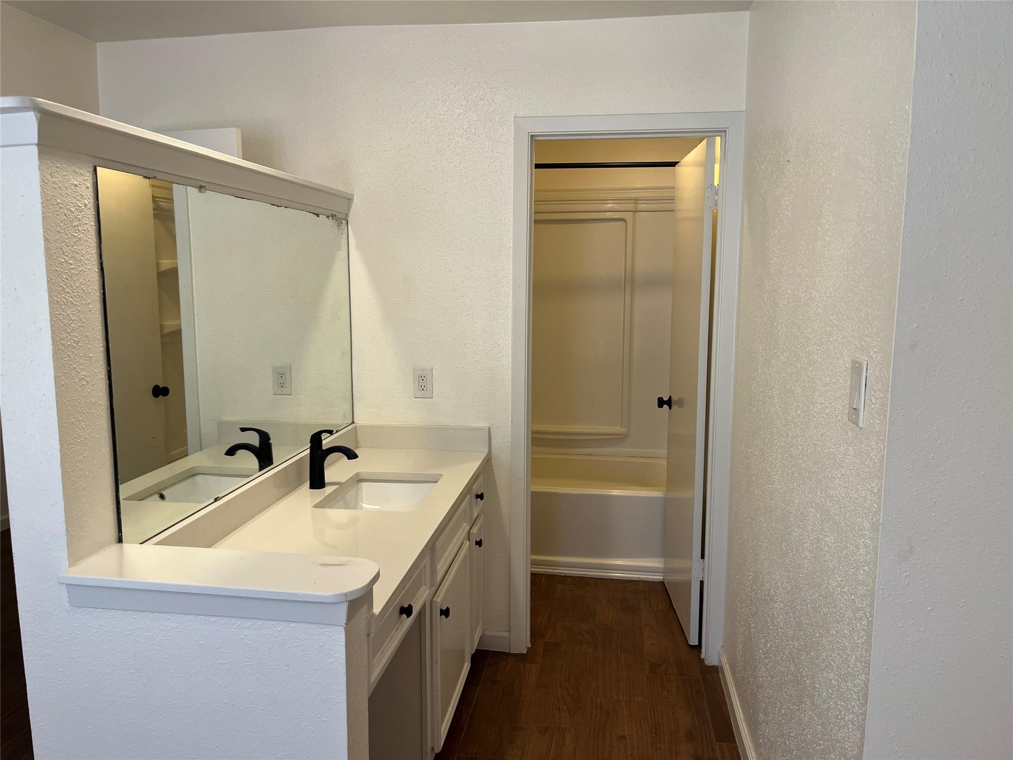 12119 Robin Ridge Ln, Austin, TX 78750