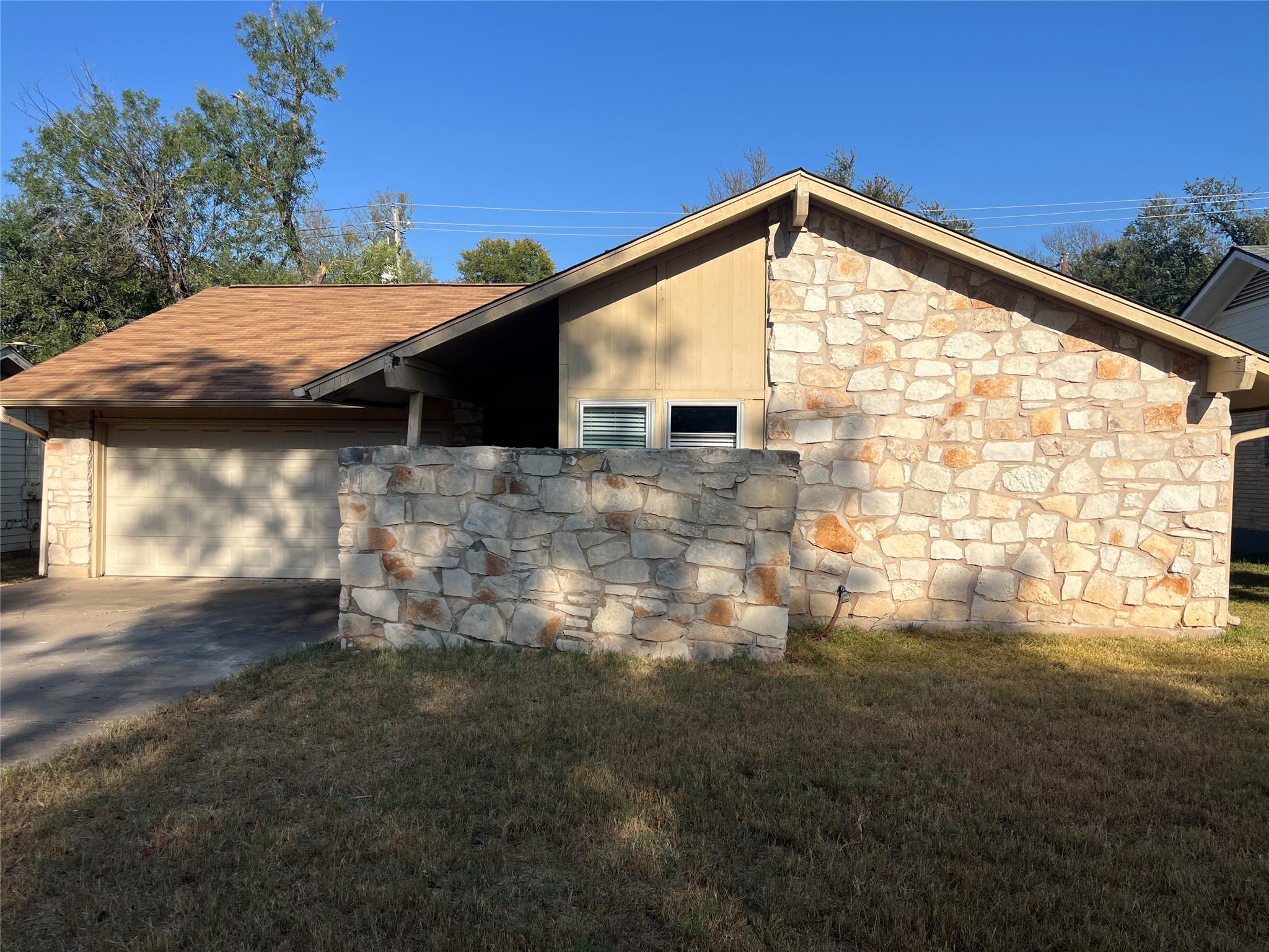 12119 Robin Ridge Ln, Austin, TX 78750