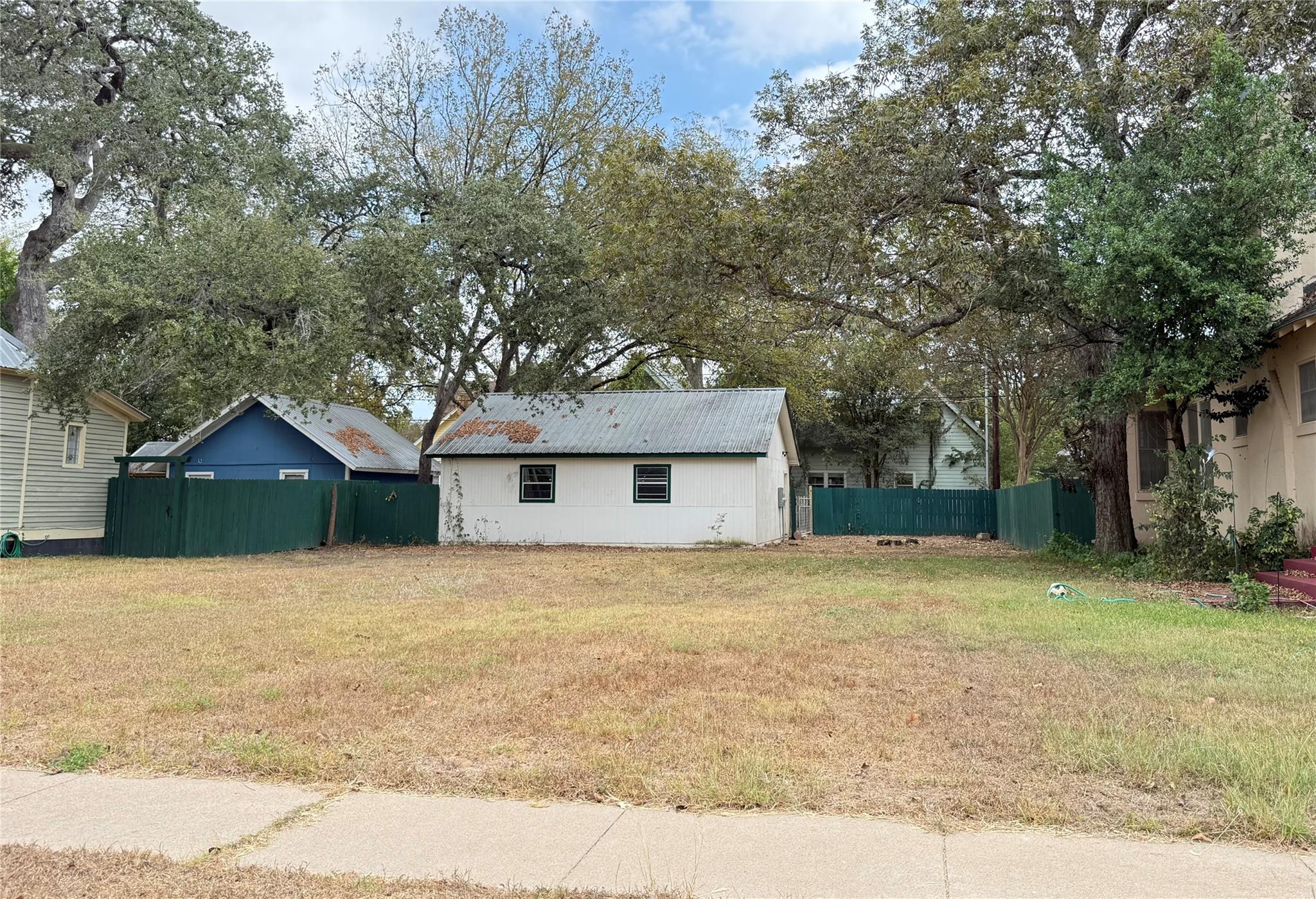 502 Main St, Smithville, TX 78957