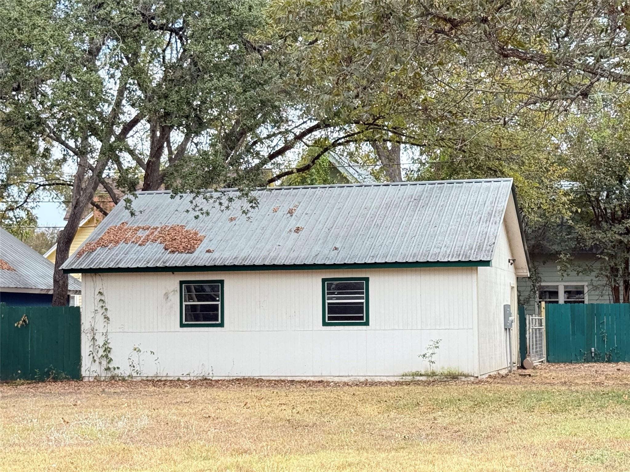 502 Main St, Smithville, TX 78957