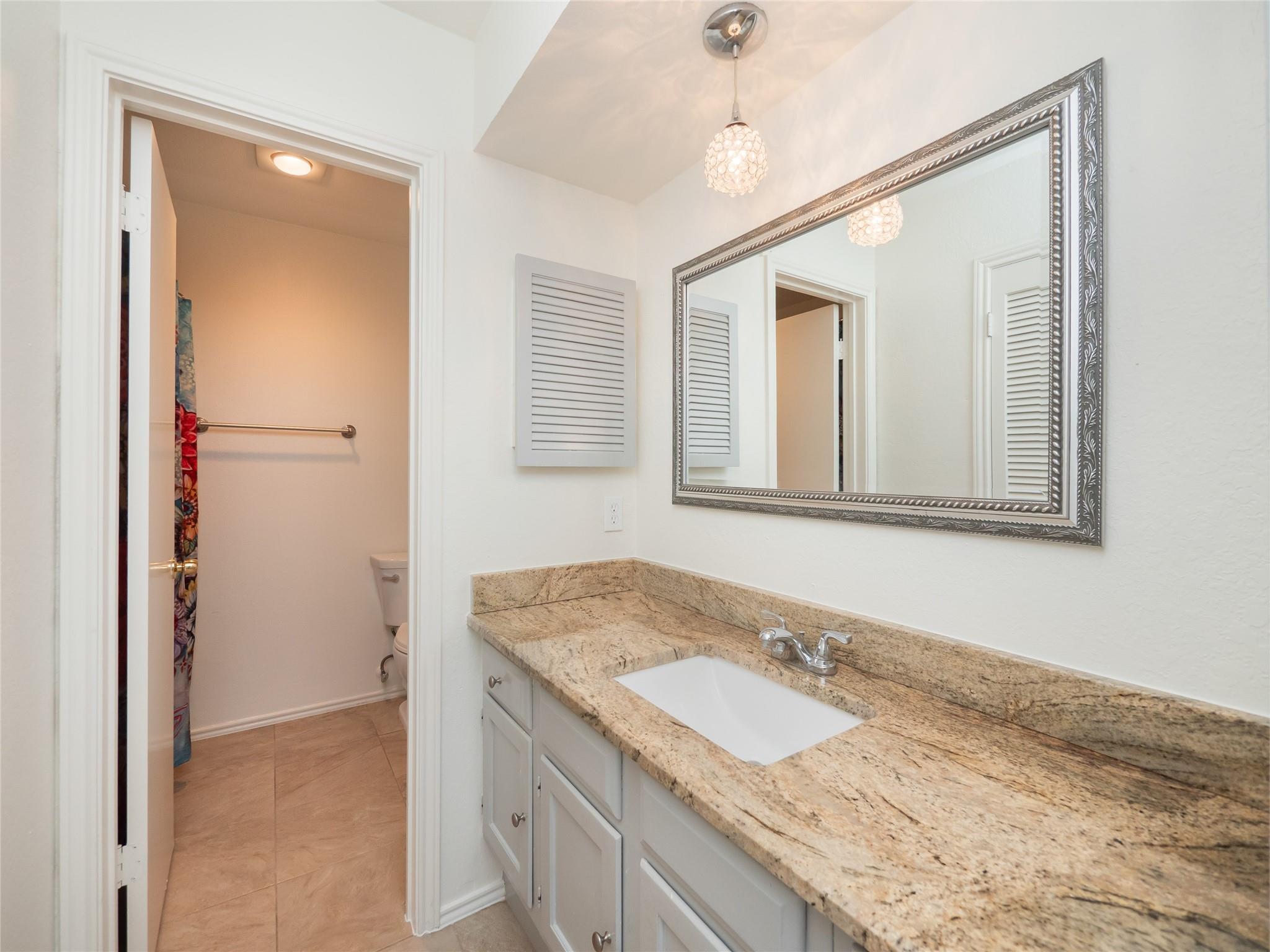 7211 Lakewood Dr # E118, Austin, TX 78750