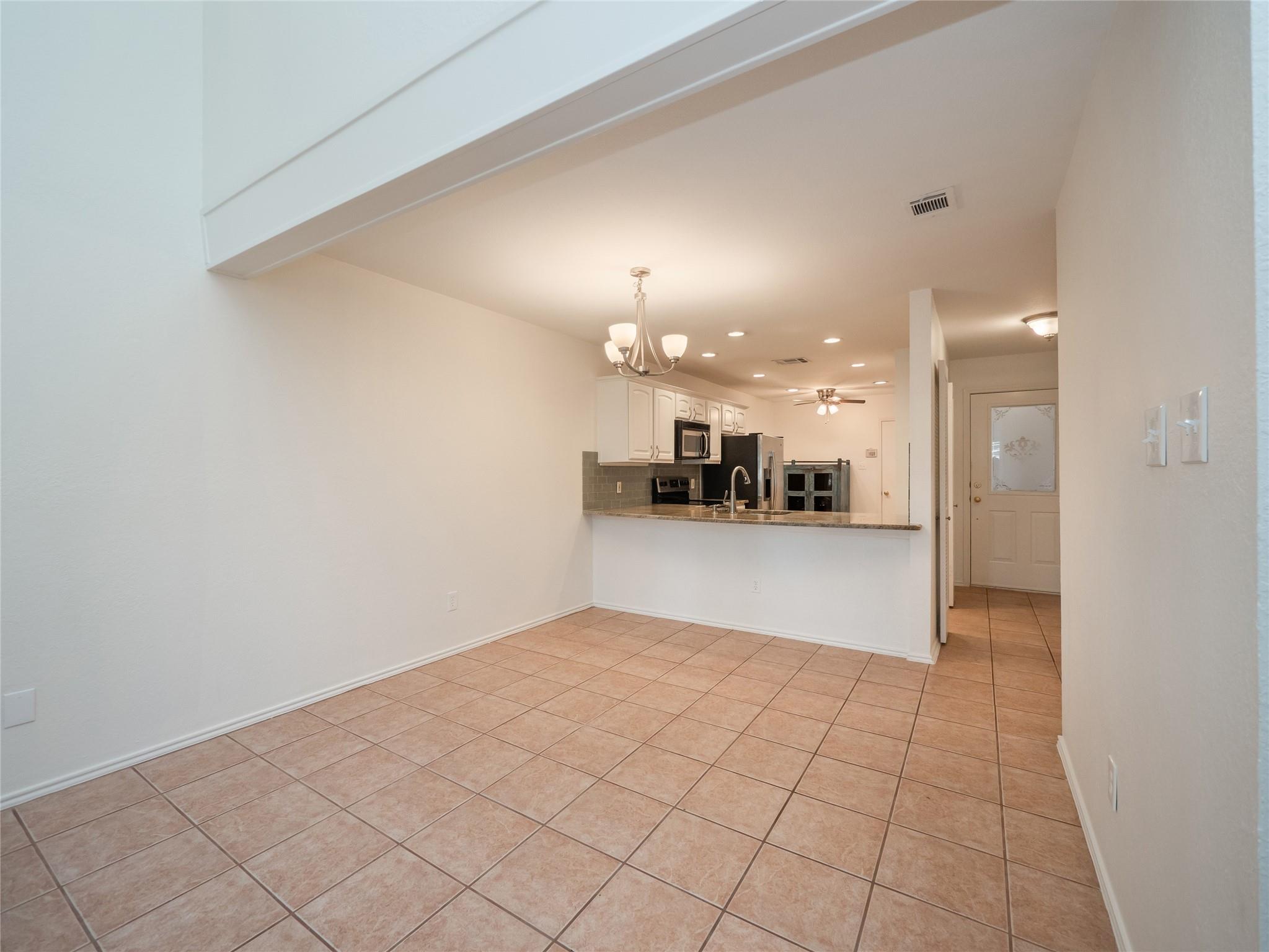 7211 Lakewood Dr # E118, Austin, TX 78750