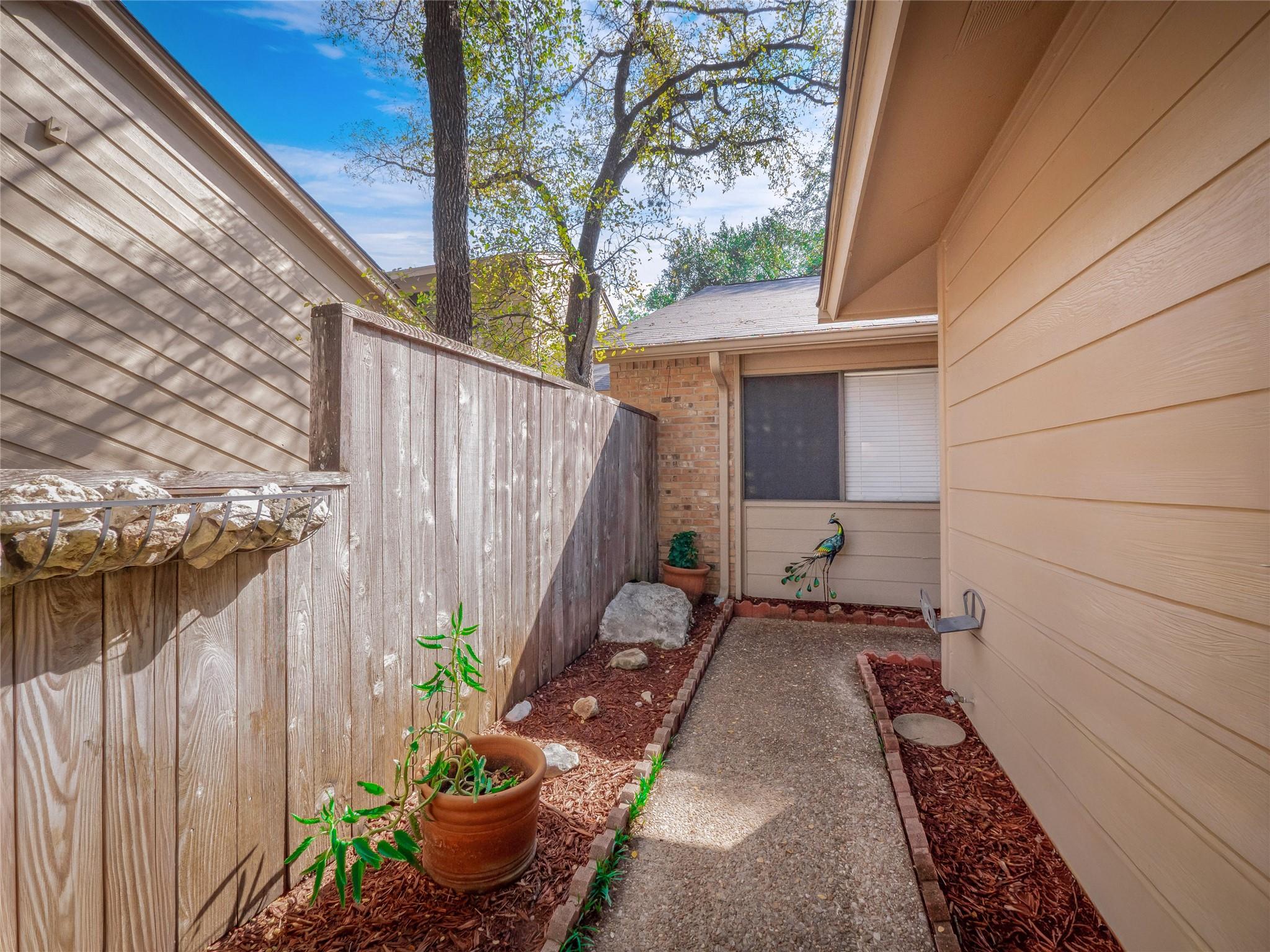 7211 Lakewood Dr # E118, Austin, TX 78750