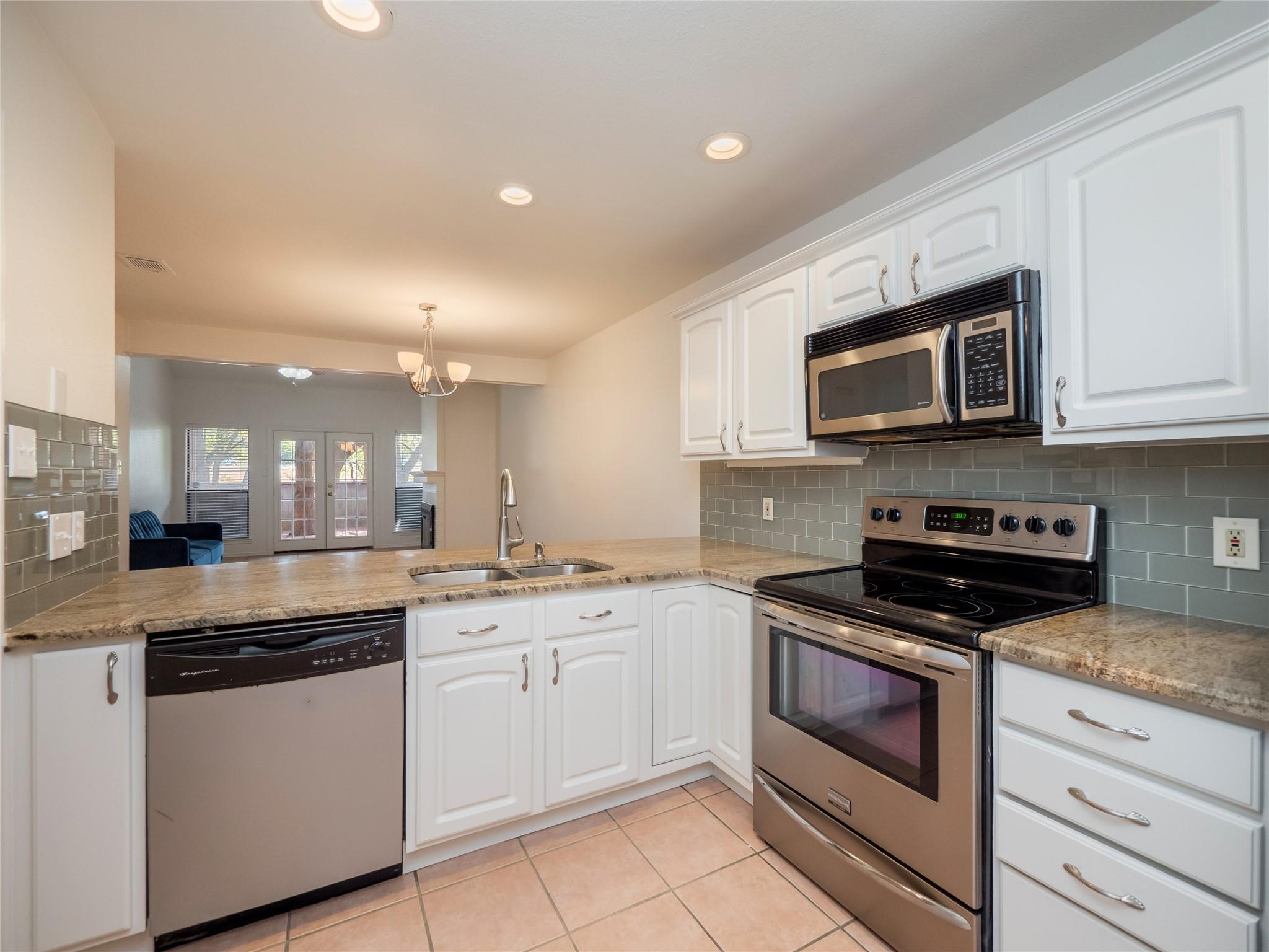 7211 Lakewood Dr # E118, Austin, TX 78750